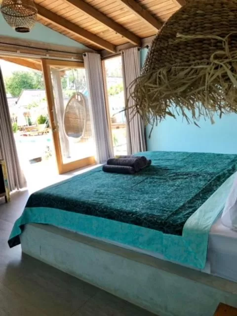 Bedroom, Bed in Captain Goodtimes