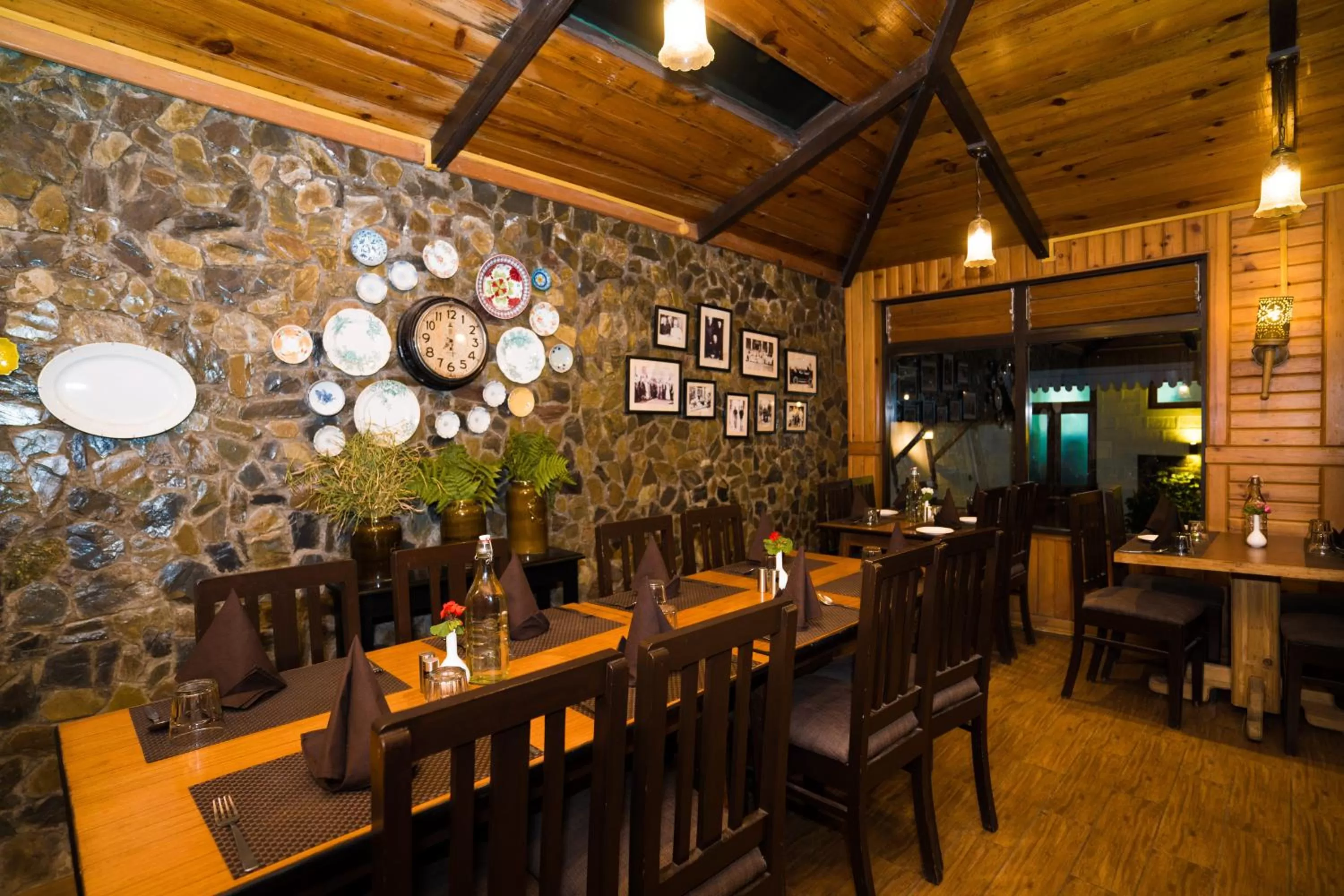 Restaurant/places to eat in Bhikampur Lodge By Nine Hotels