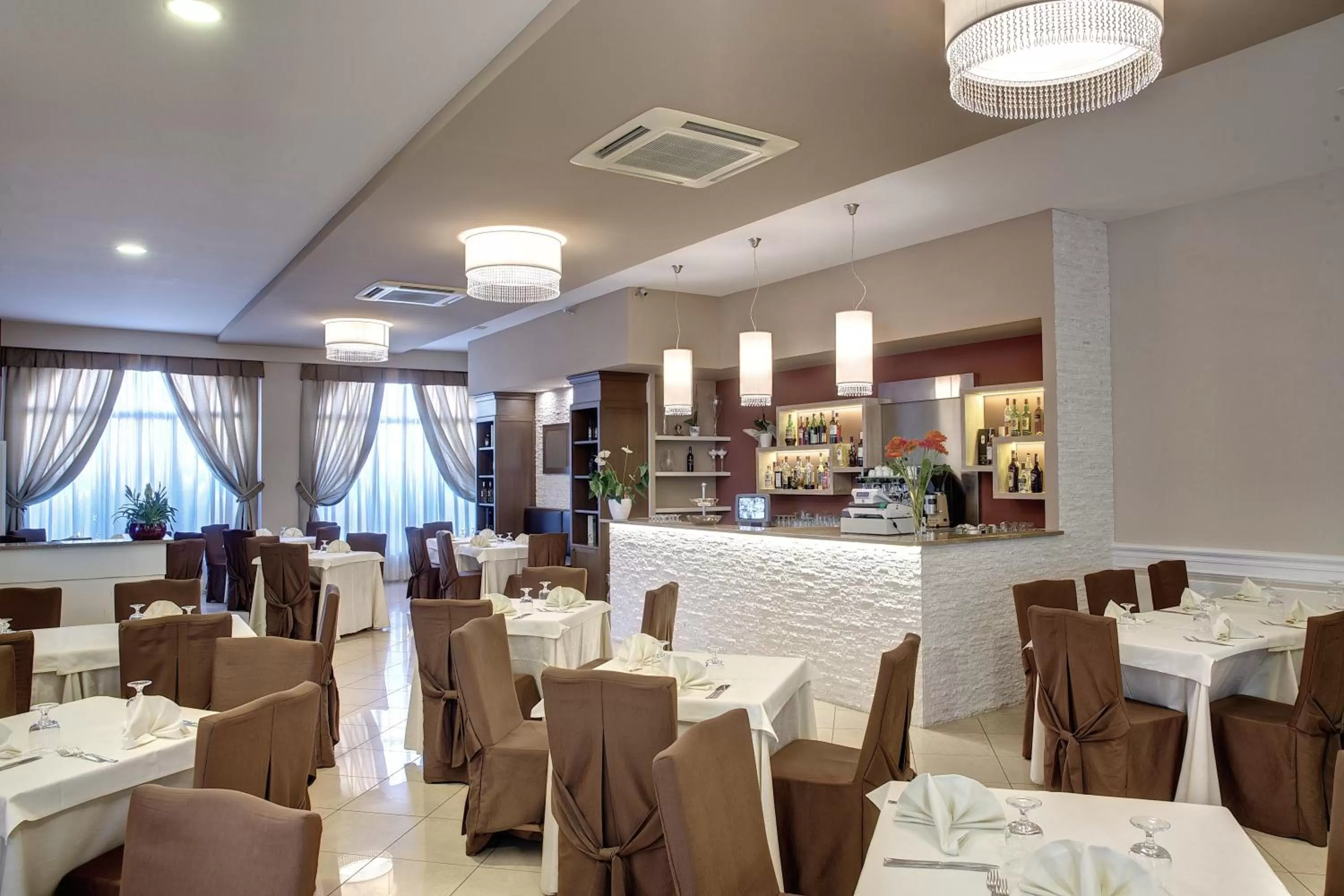 Restaurant/places to eat in Lo Scacciapensieri Hotel & Restaurant