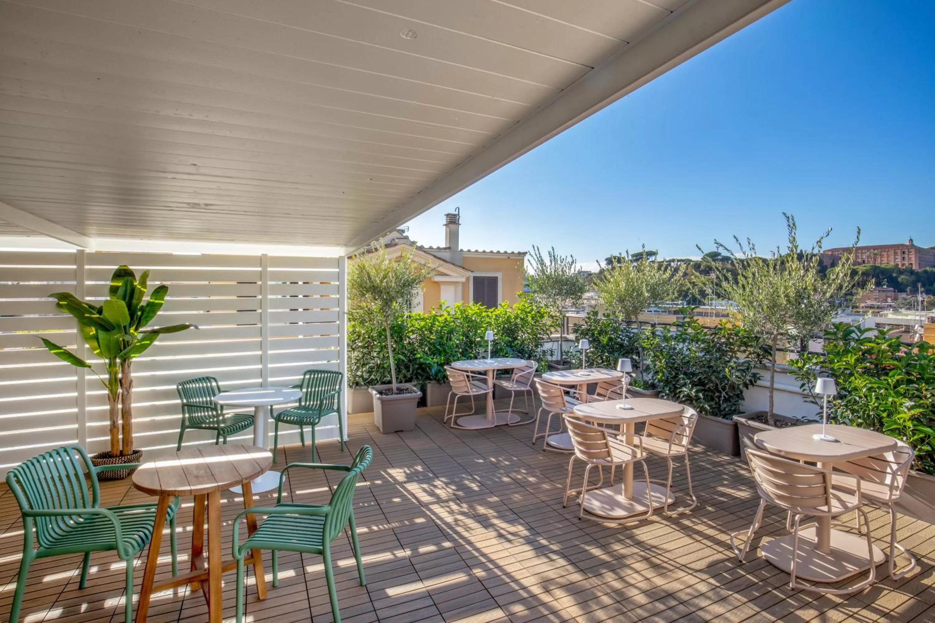 Restaurant/places to eat in Fragrance Hotel St. Peter