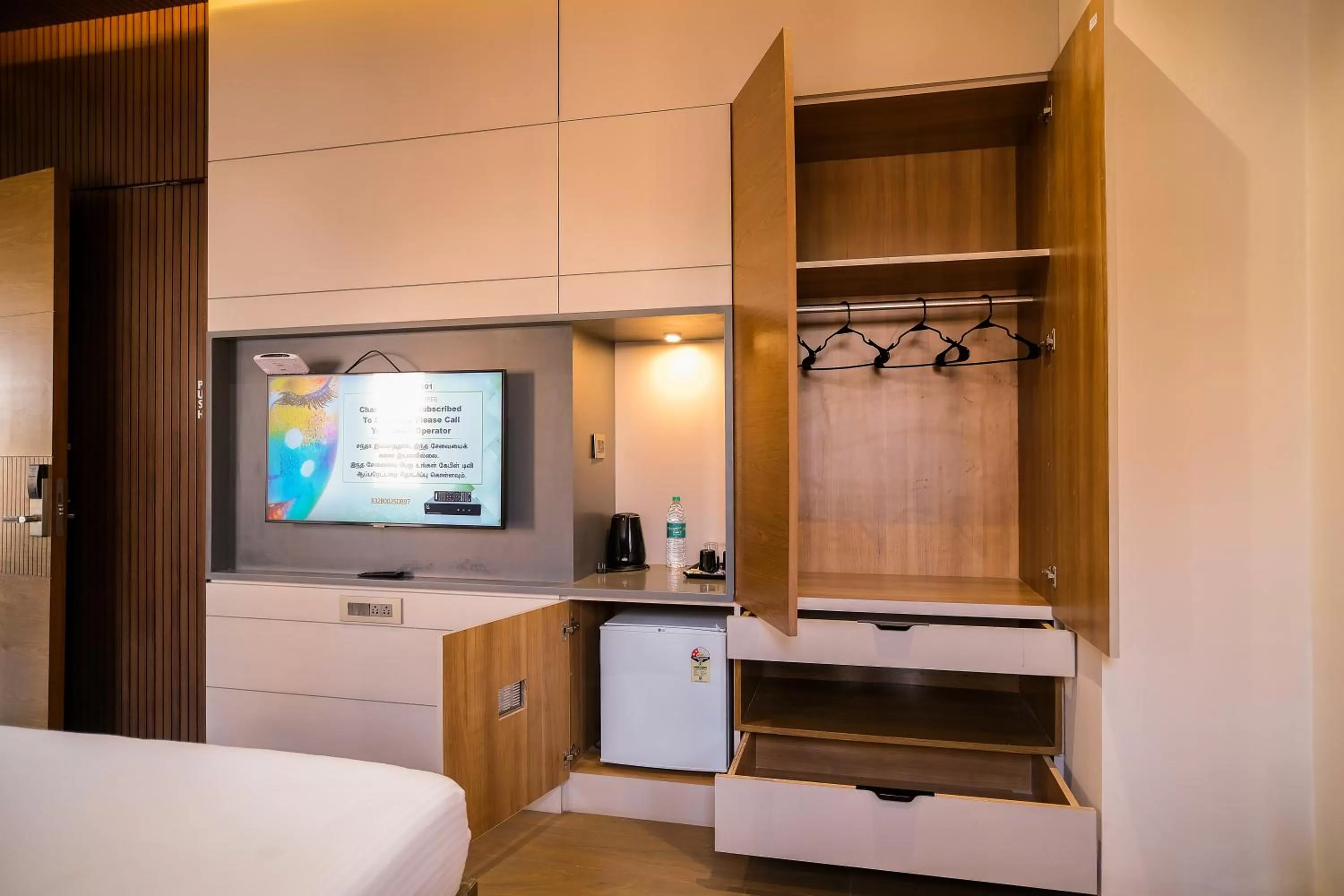 TV and multimedia, Bed in Symphony Inn