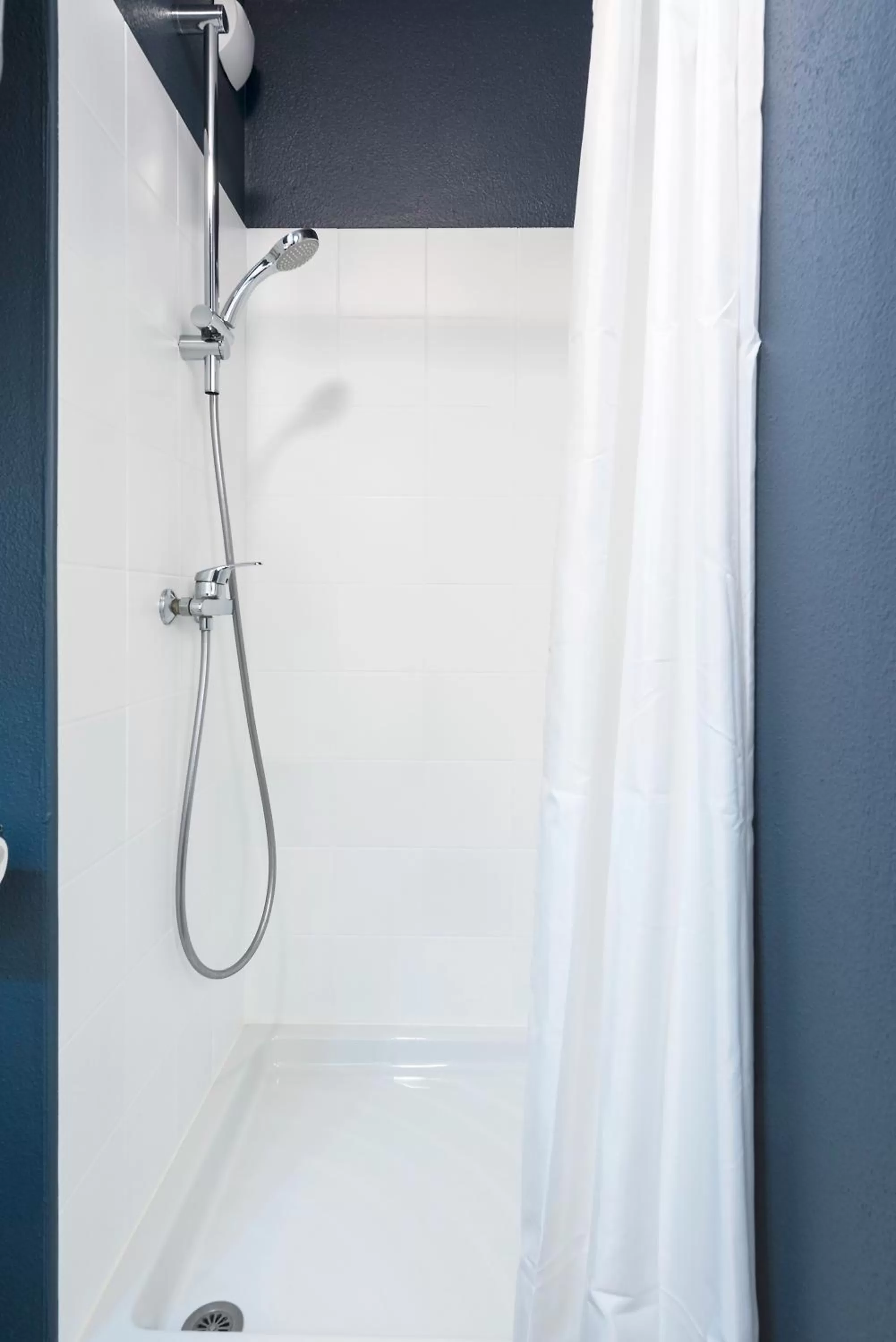 Shower in Ténéo Apparthotel Bordeaux - Gare Saint Jean