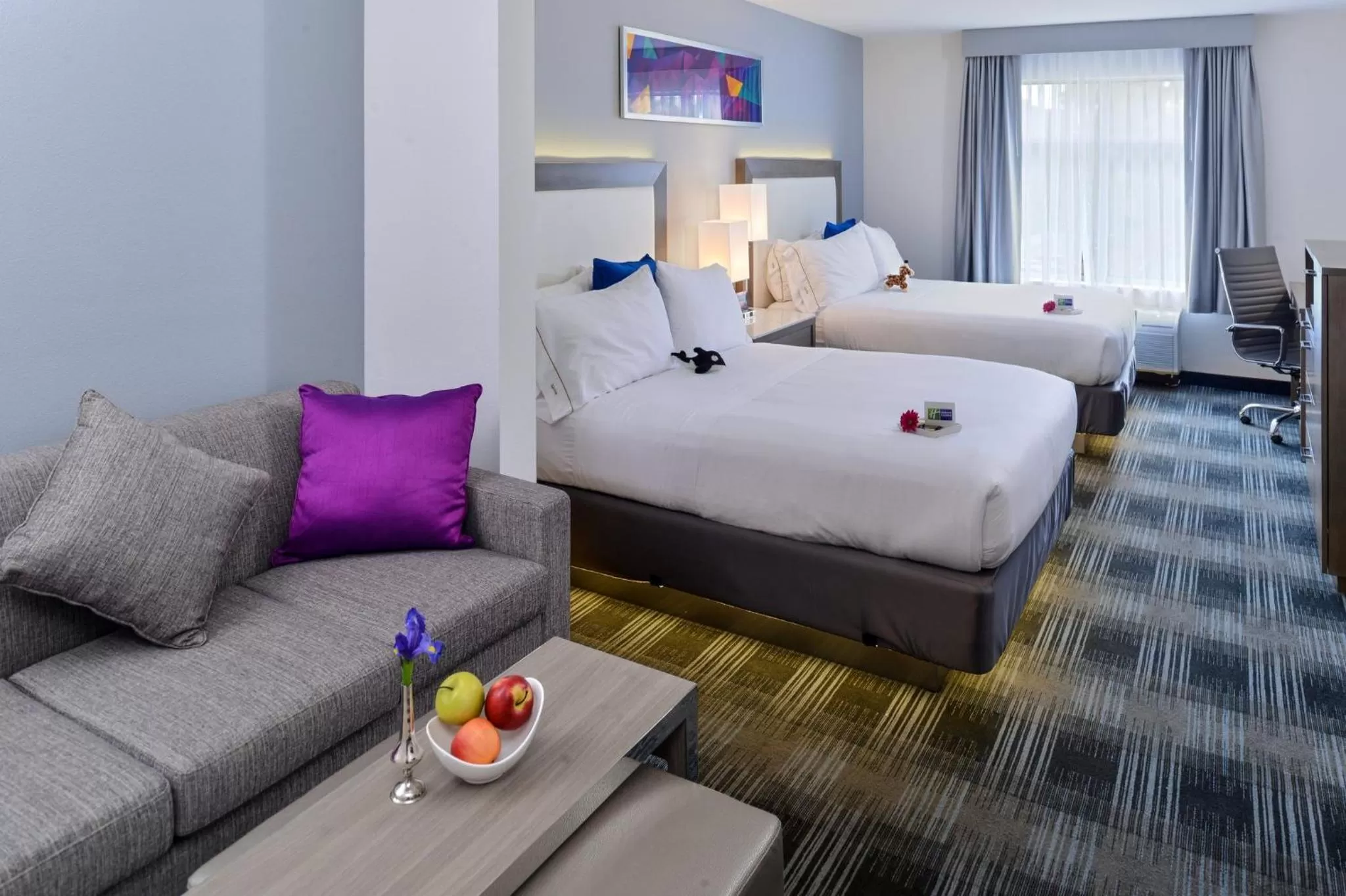 Photo of the whole room, Bed in Holiday Inn Express & Suites San Diego - Mission Valley by IHG