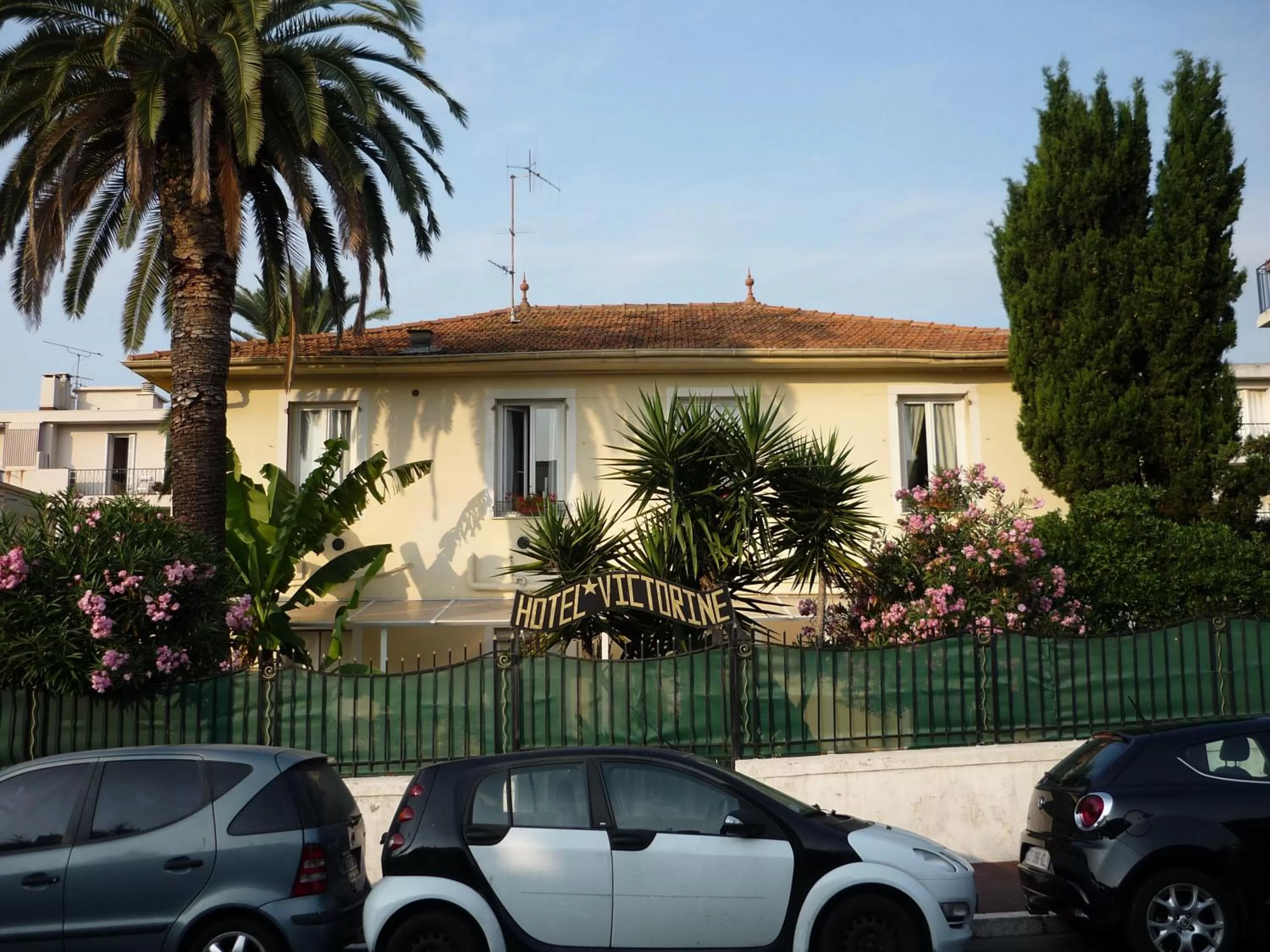 Facade/entrance in Logis Hôtel Villa Victorine