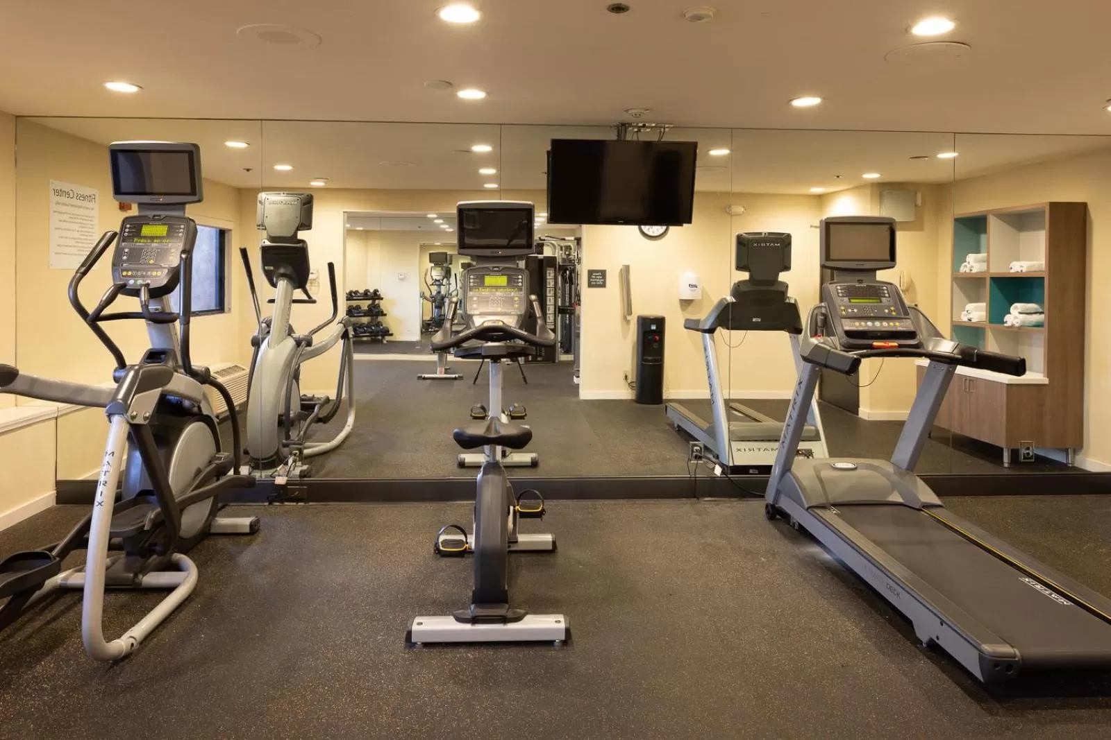 Fitness centre/facilities in Holiday Inn Santa Ana-Orange County Airport by IHG