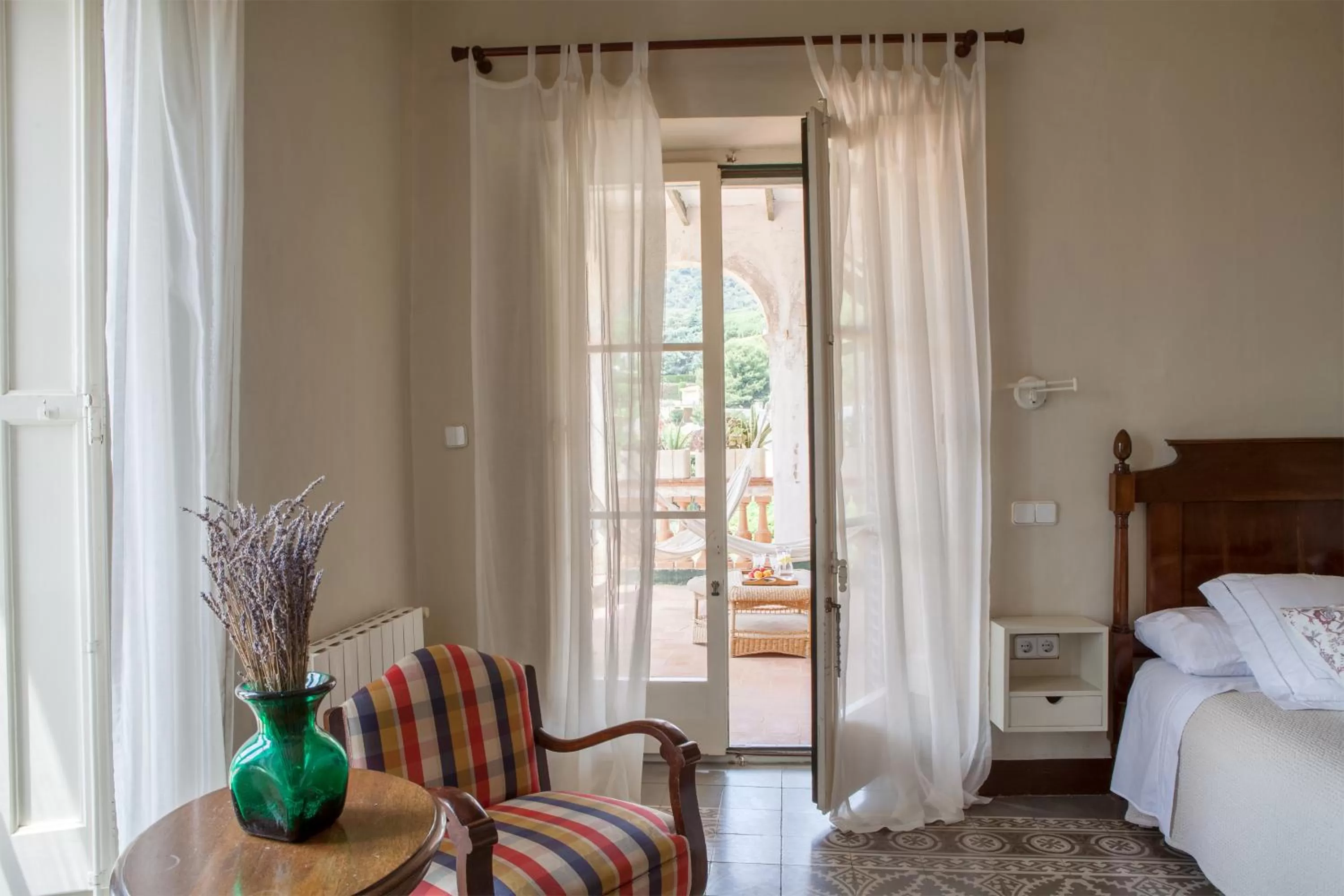 Photo of the whole room, Seating Area in B&B Can Casadella