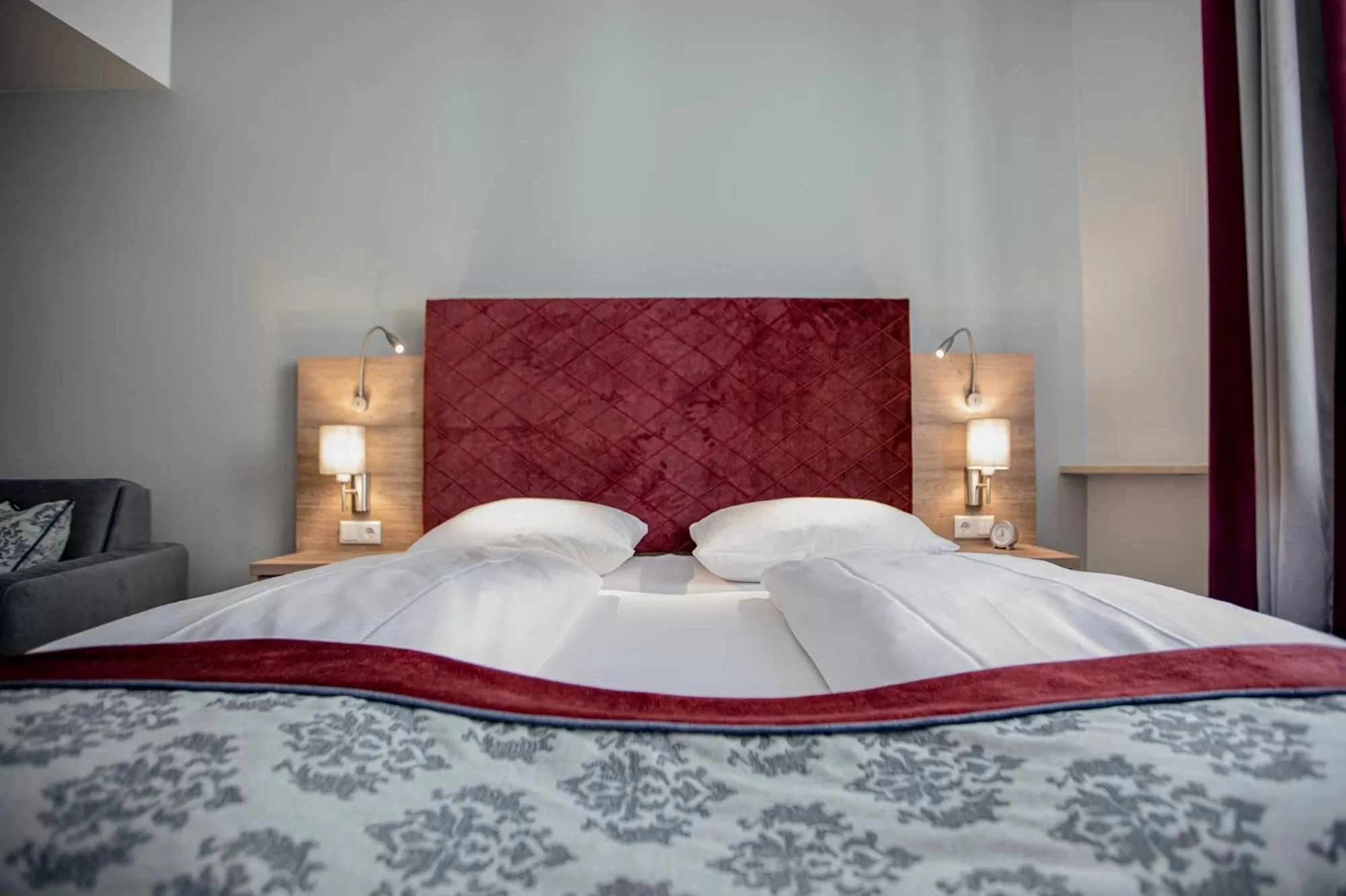 Bed in Hotel Elefant Family Business