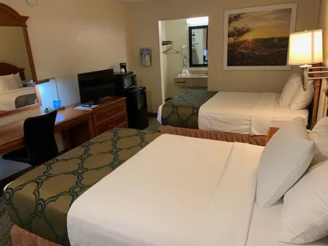 Bed in Days Inn by Wyndham Asheville West