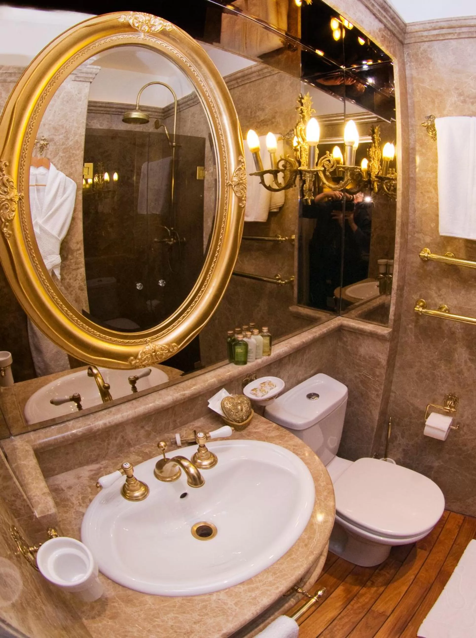 Bathroom in Imperial Hotel & Restaurant