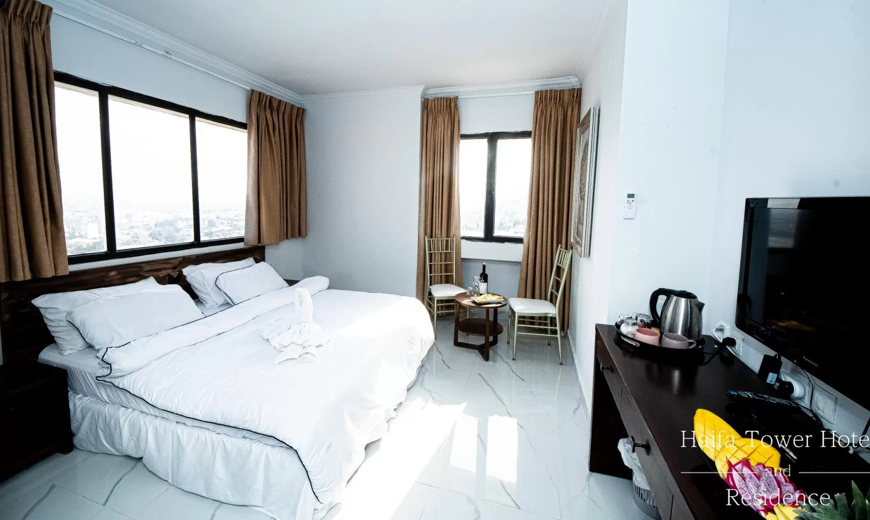 Bed in Haifa Tower Hotel - מלון מגדל חיפה