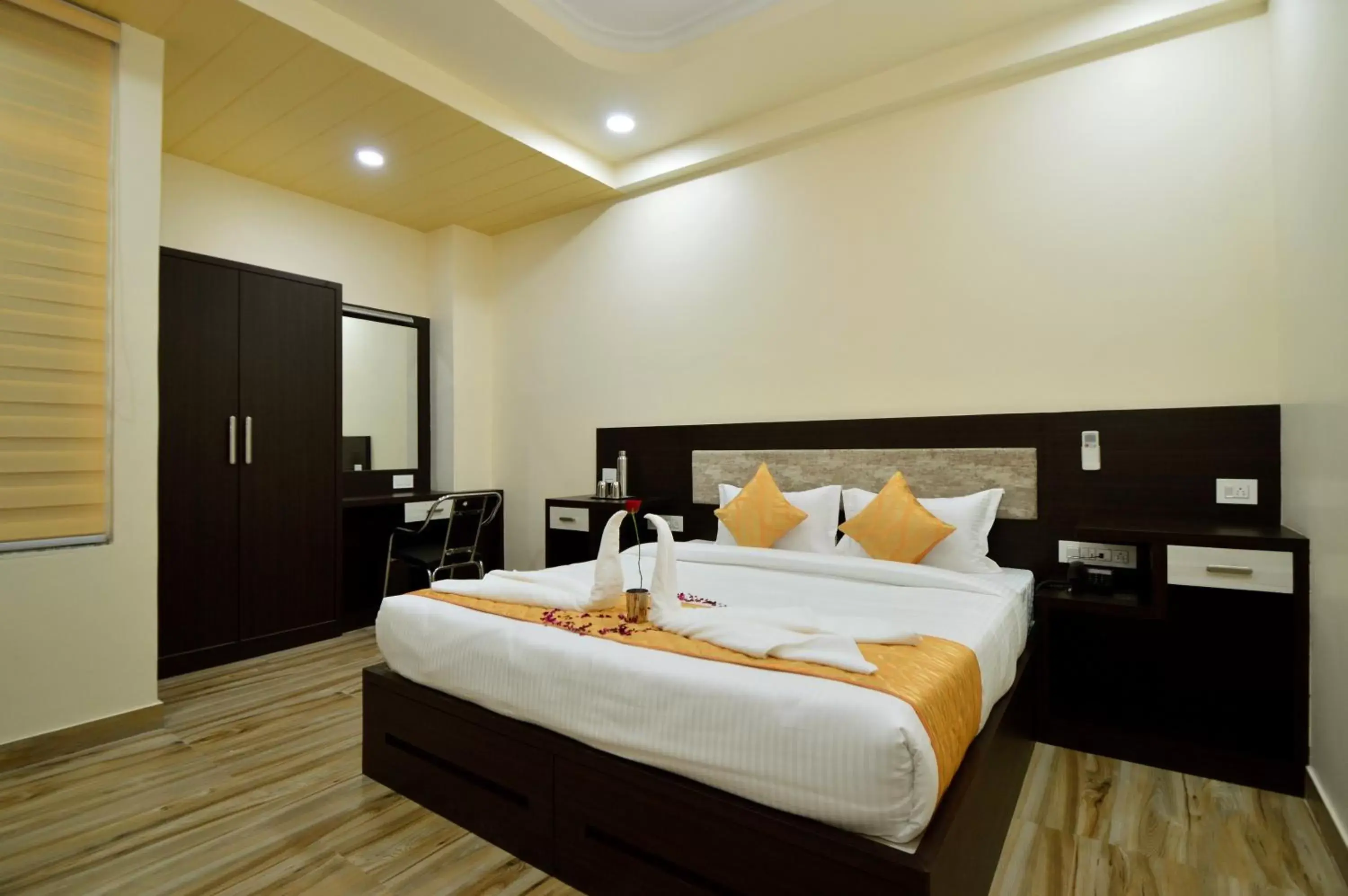 Kapish Home-All Pure Veg Kapish Home-All Pure Veg