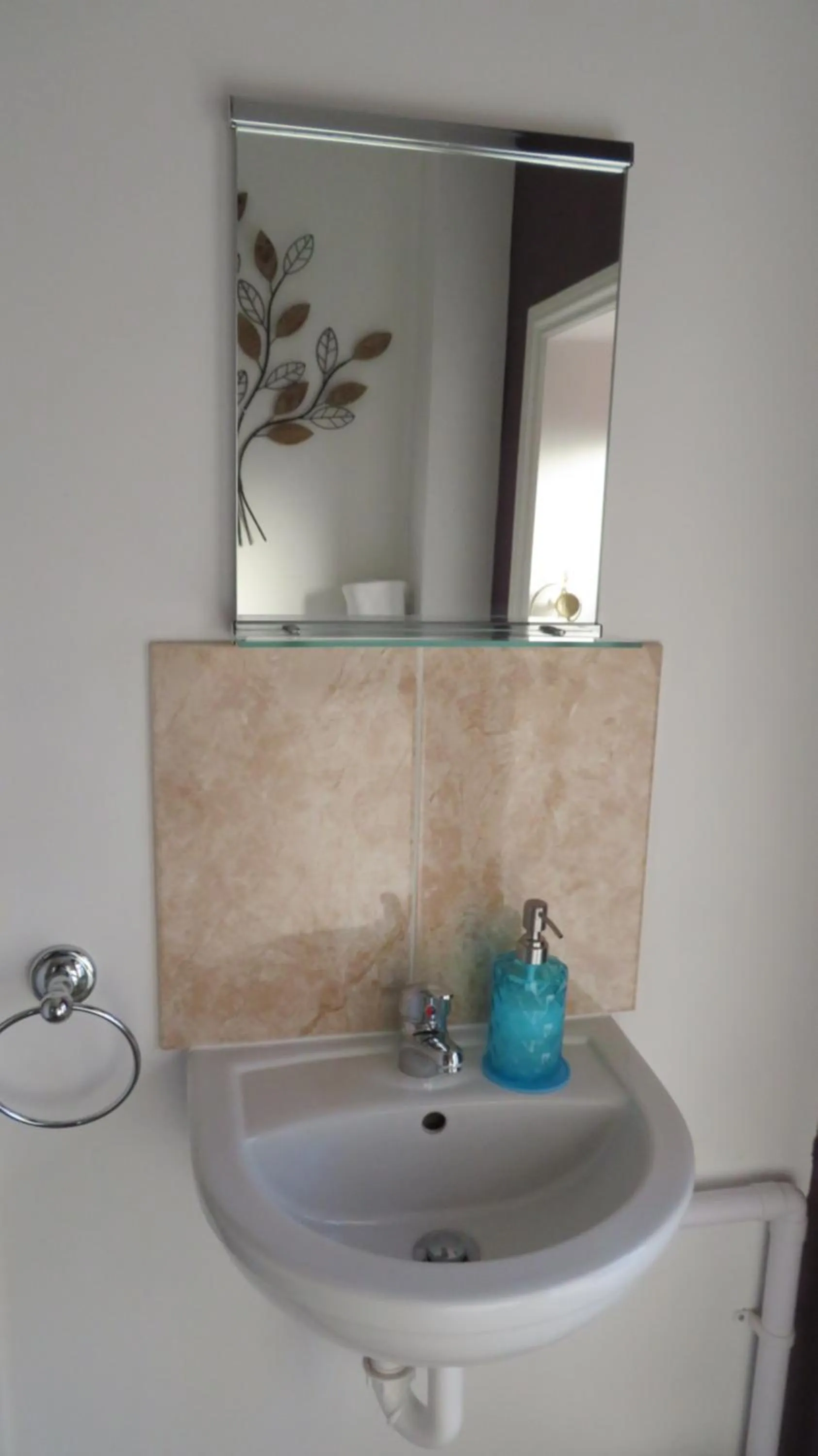 Bathroom in The Wheatsheaf