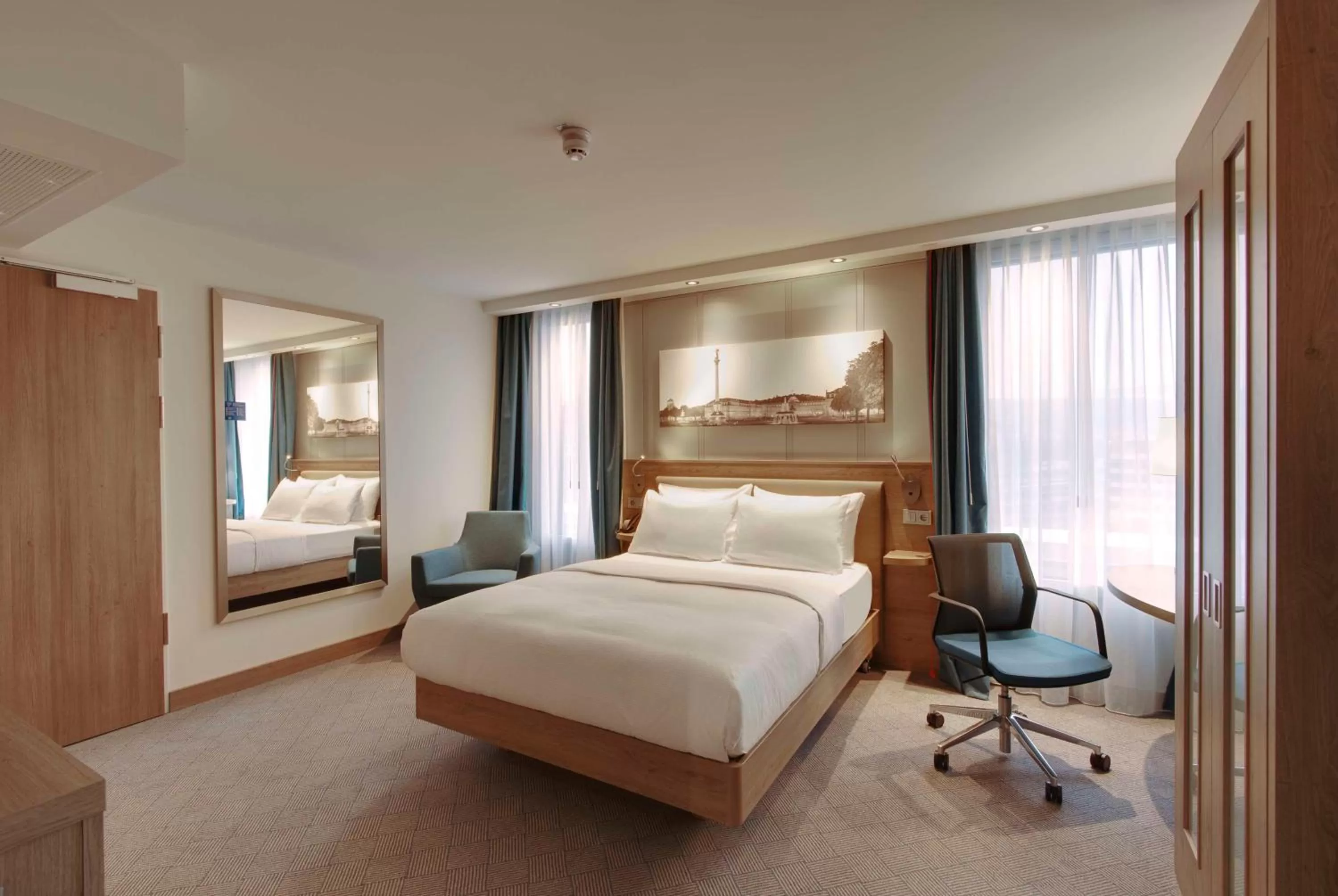 Bedroom, Bed in Hampton by Hilton Stuttgart City Centre