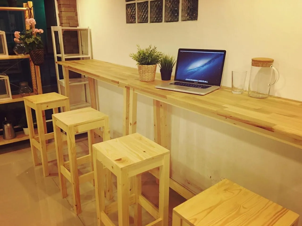 Restaurant/places to eat in Napaville Huai Khwang