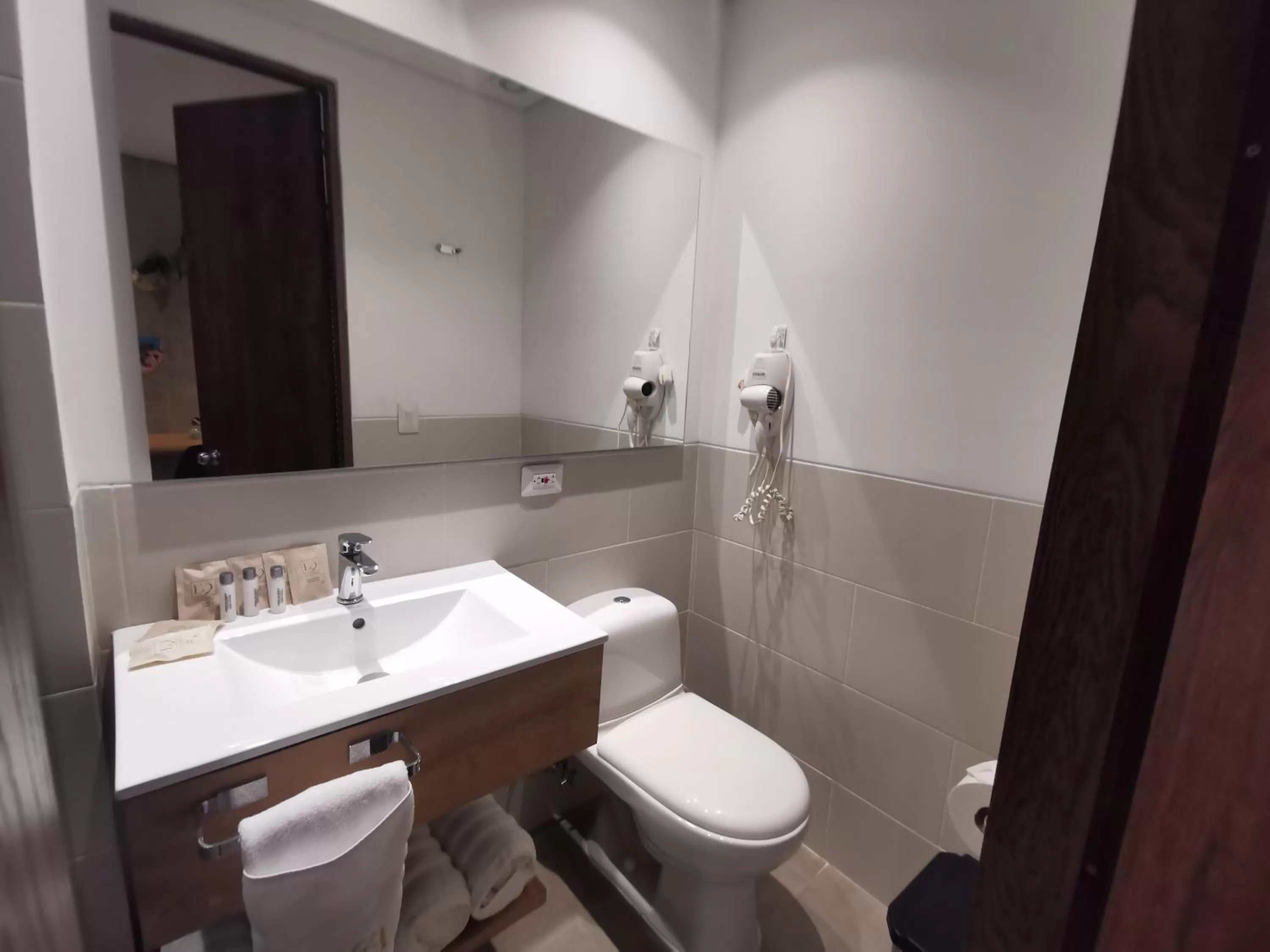 Bathroom in Eutopiq Hotel