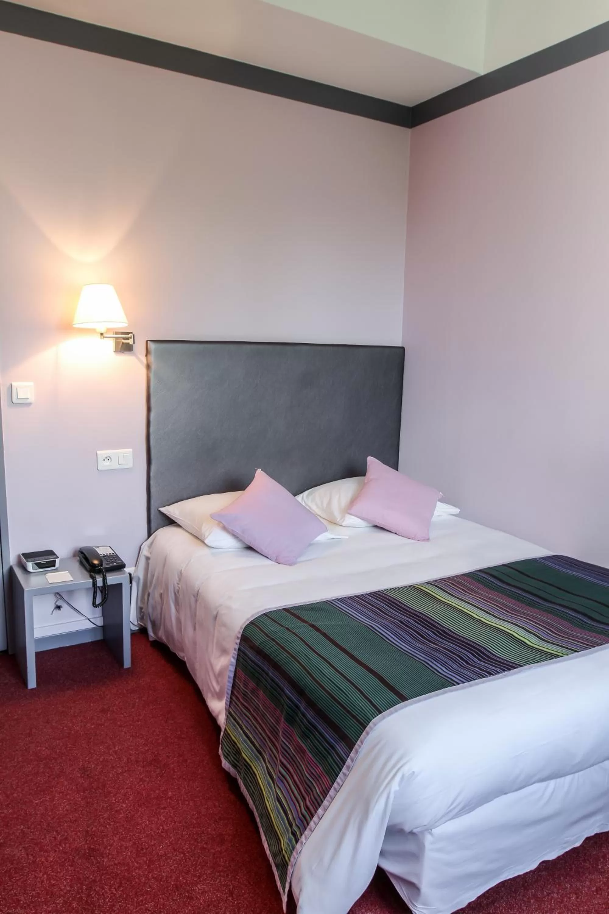 Bed in Best Western Hotel Le Guilhem