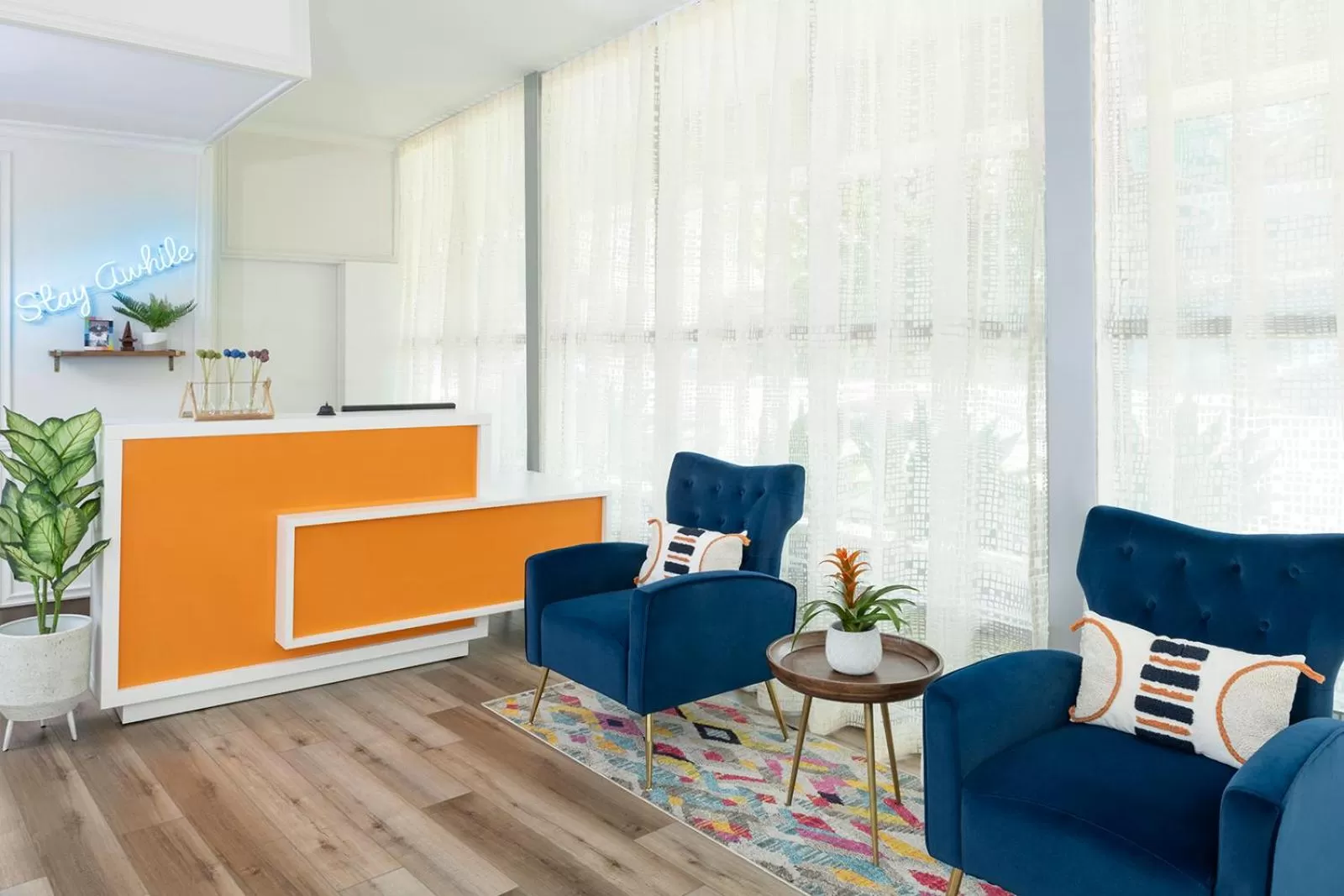 Lobby or reception in The Sojourn Los Angeles - Sherman Oaks