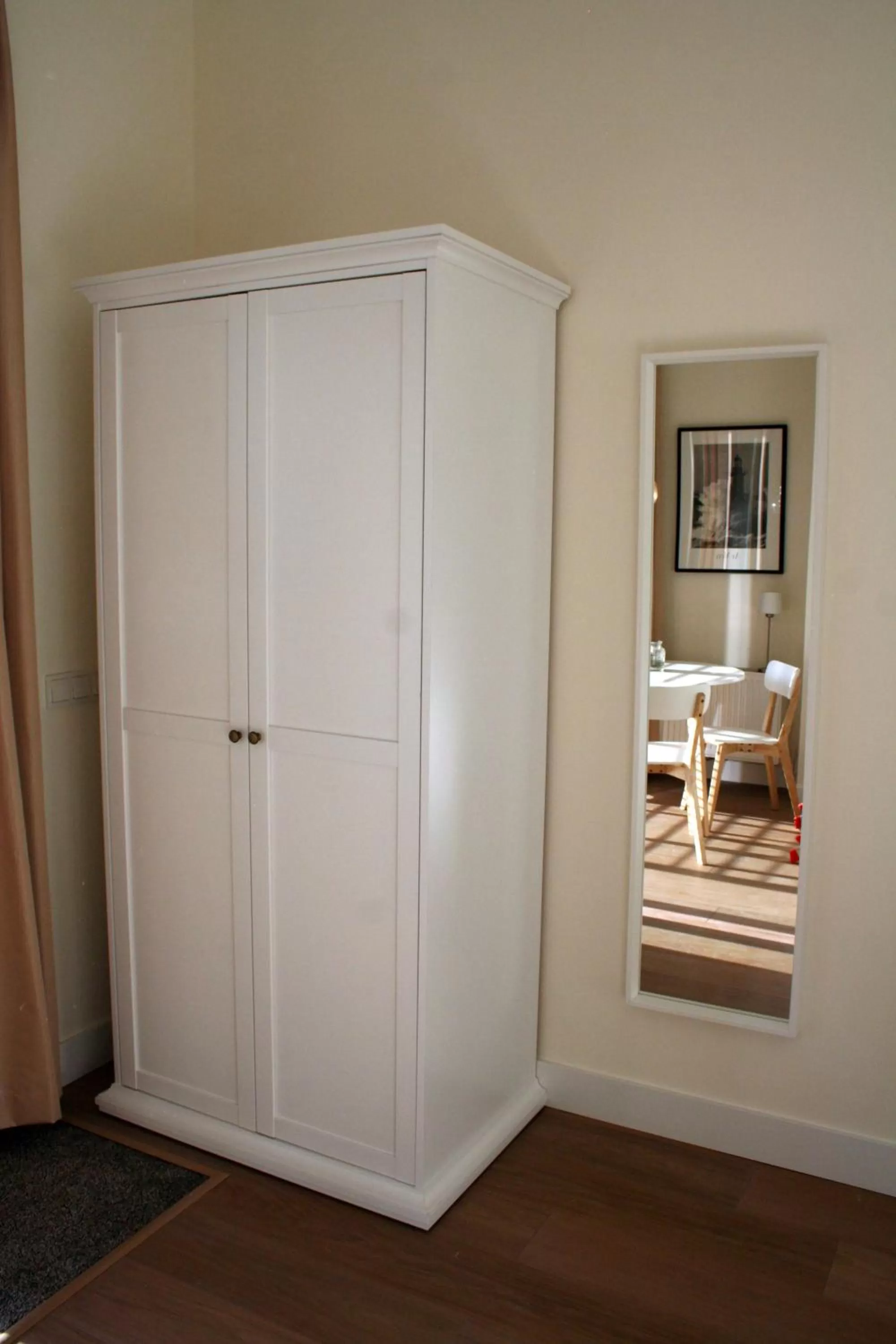 Decorative detail in Waterfront Studio