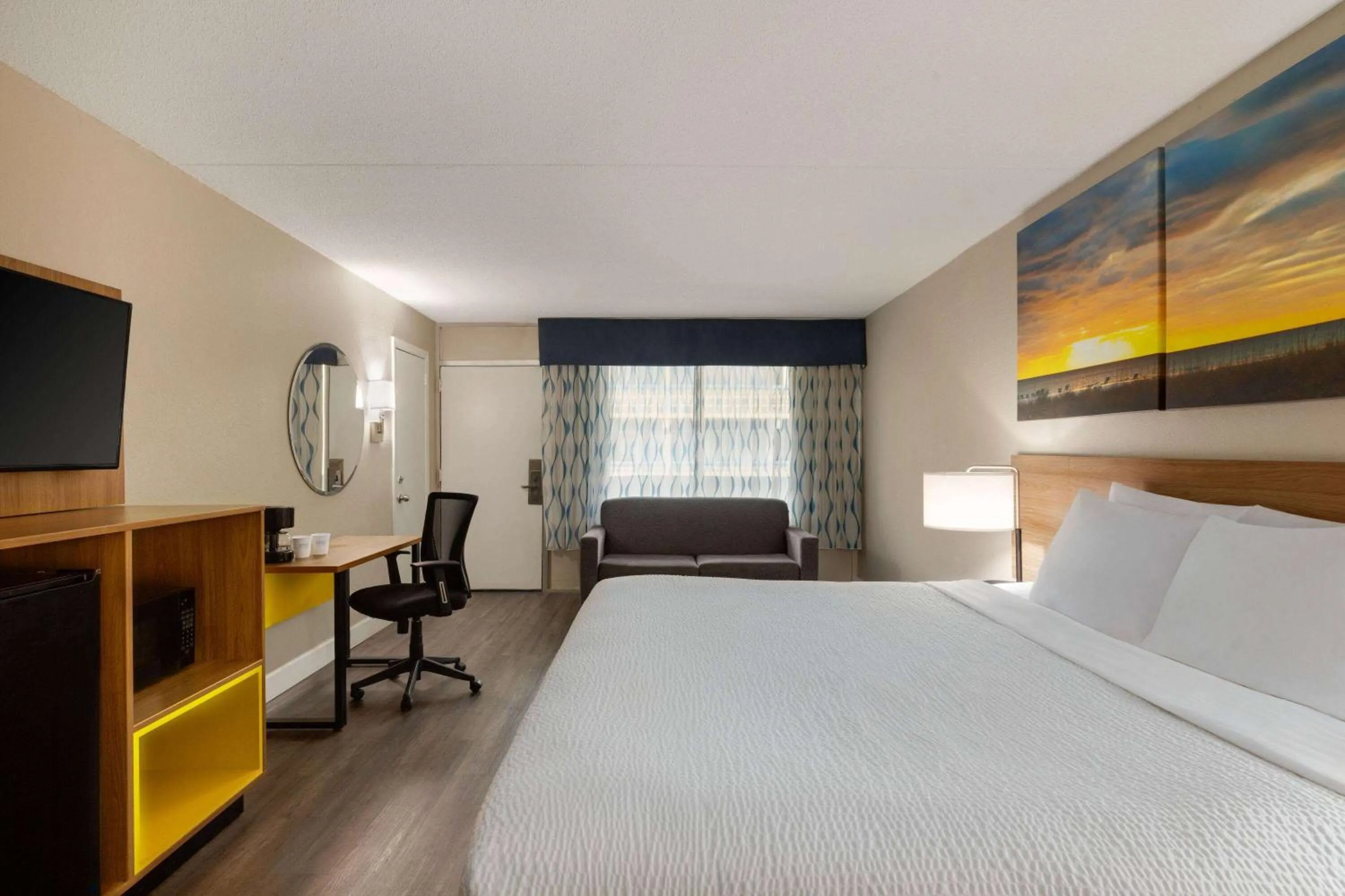 Photo of the whole room, Bed in Days Inn by Wyndham Myrtle Beach-Beach Front