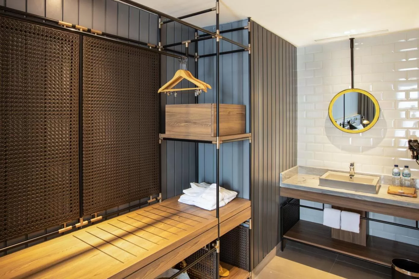 wardrobe in PORTA by Ambarrukmo