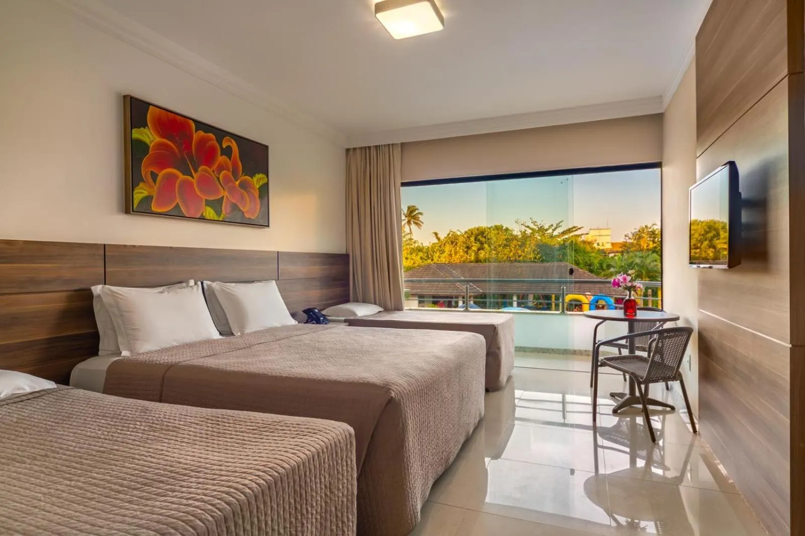 Bed in Transoceanico Praia Hotel