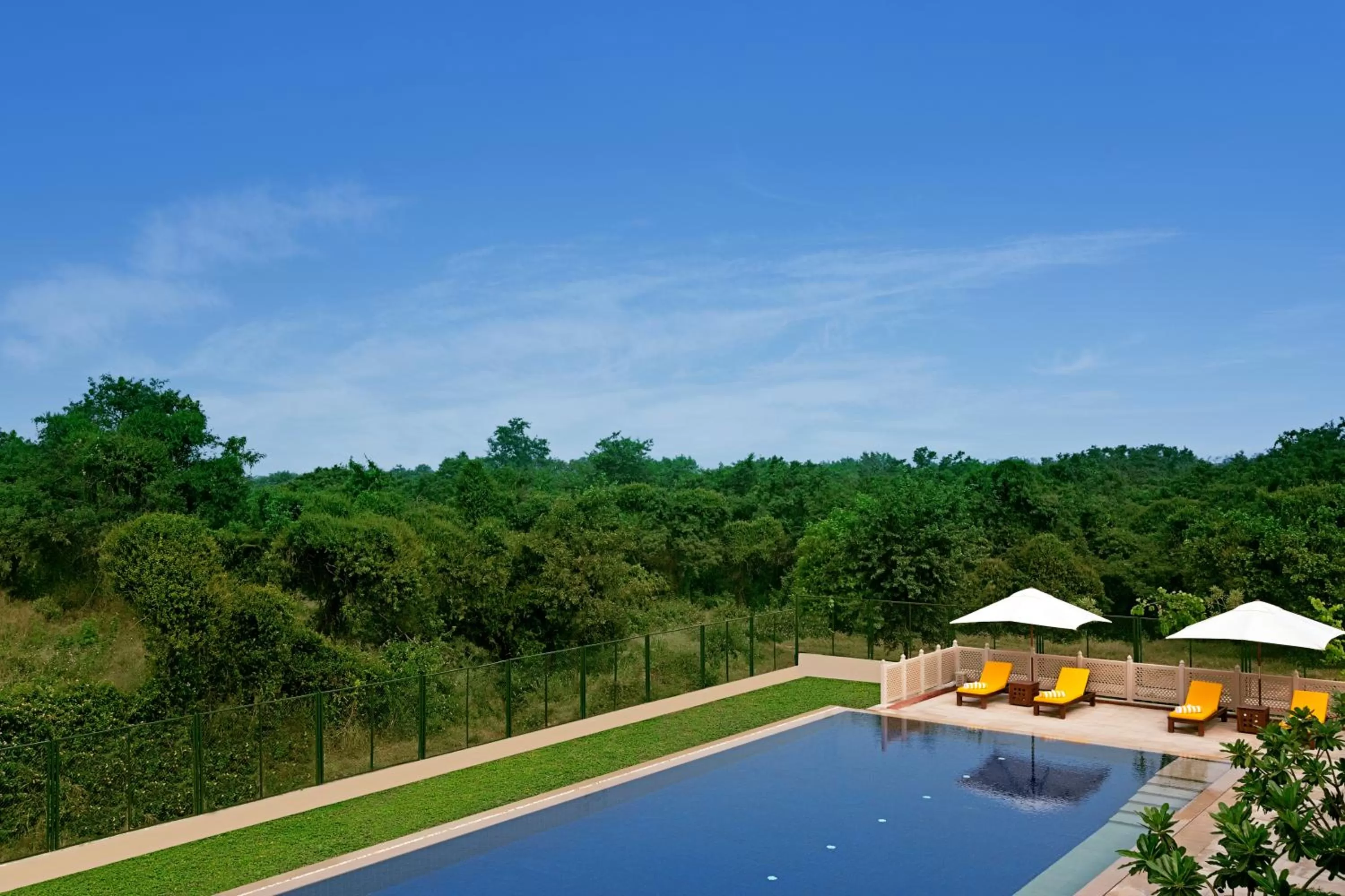 Swimming pool in The Oberoi Sukhvilas Spa Resort, New Chandigarh