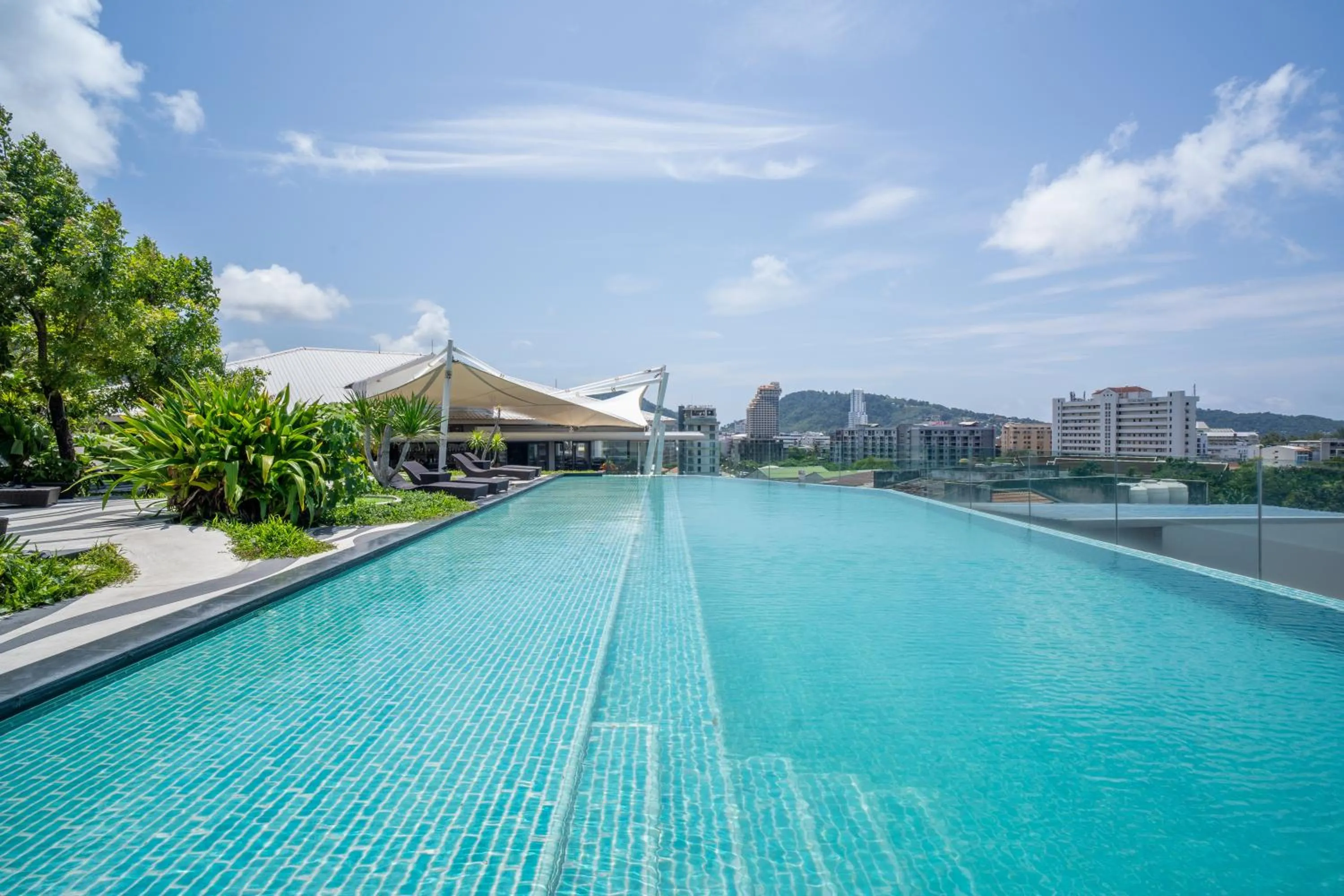 Swimming pool in Mercure Phuket Patong Journeyhub
