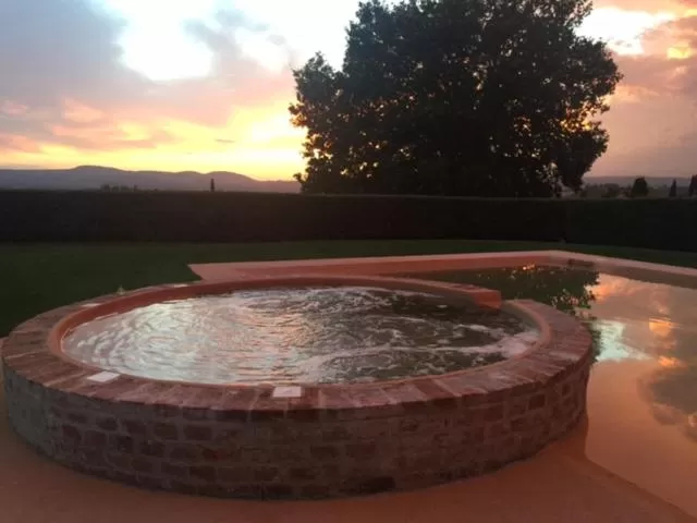 Garden, Swimming Pool in Relais Montemaggiore
