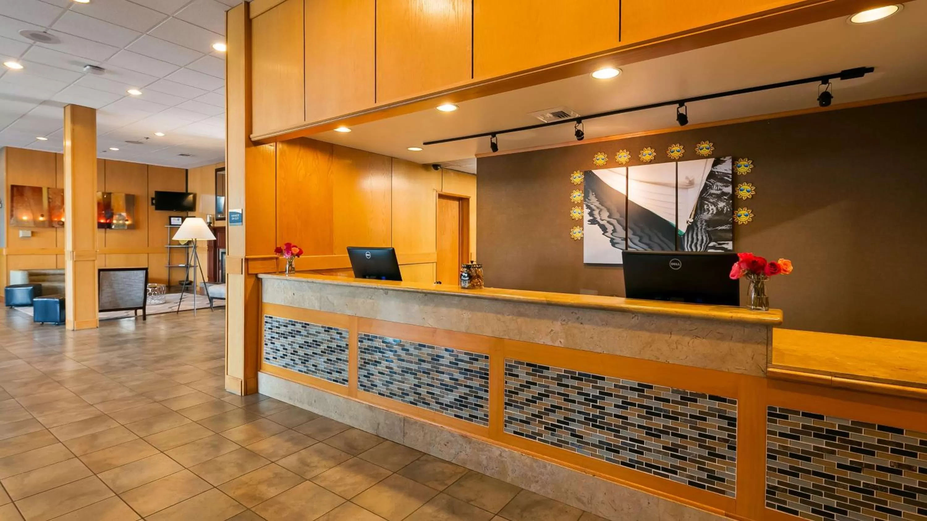 Lobby or reception in Best Western Plus Silverdale Beach Hotel