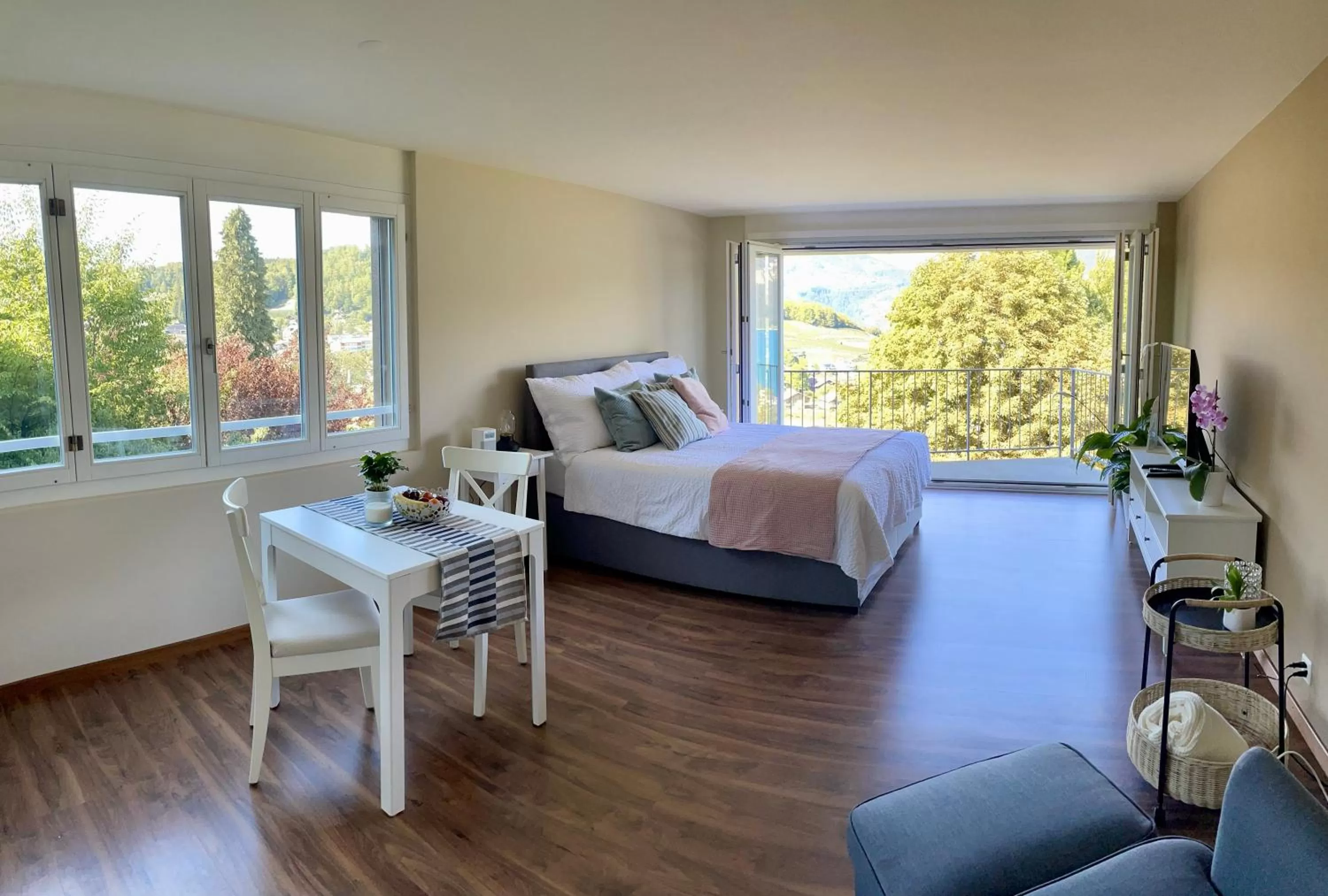 Photo of the whole room, Bed in Hotel Movieworld