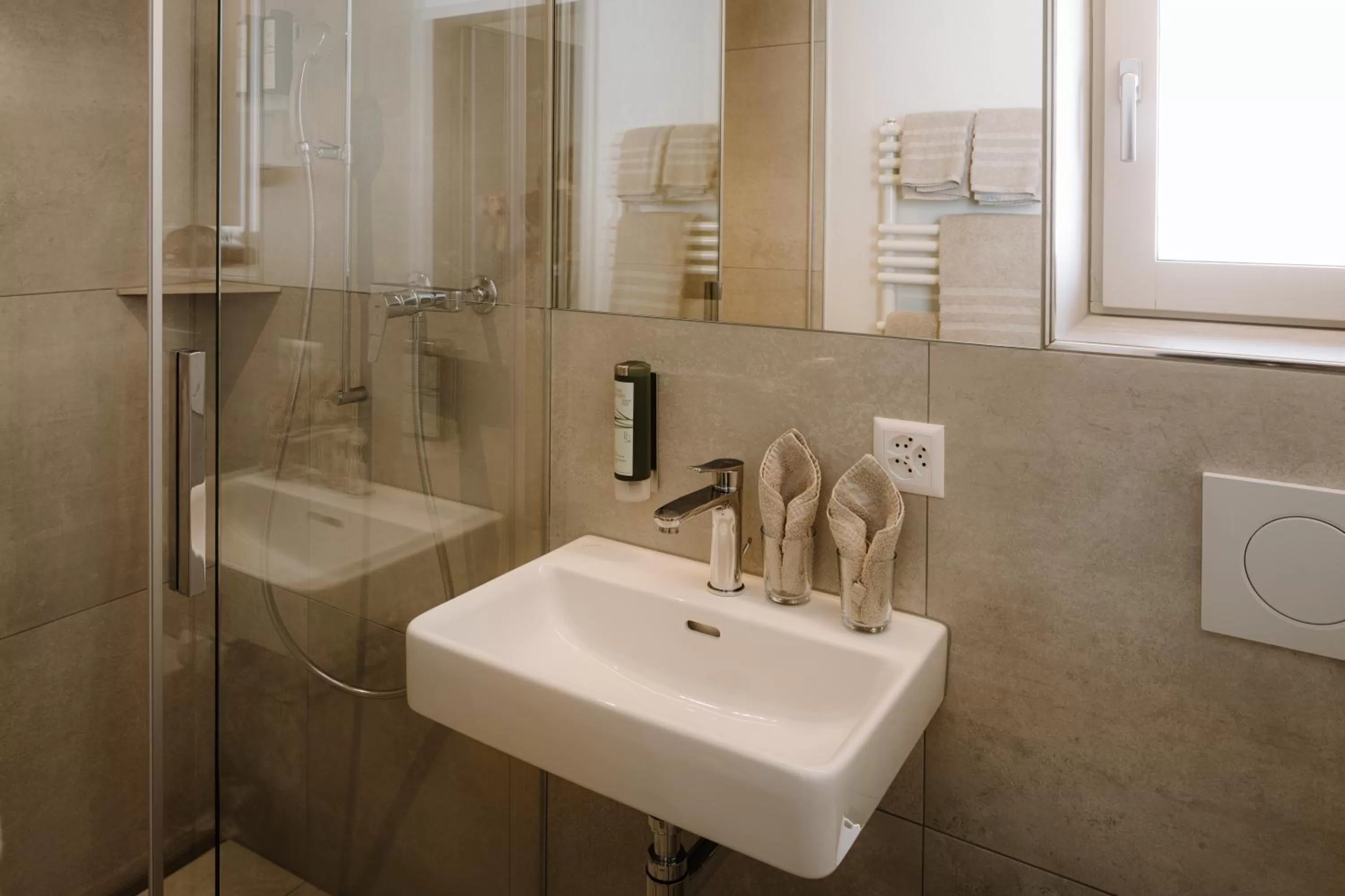 Shower in Berghotel Engstligenalp Adelboden