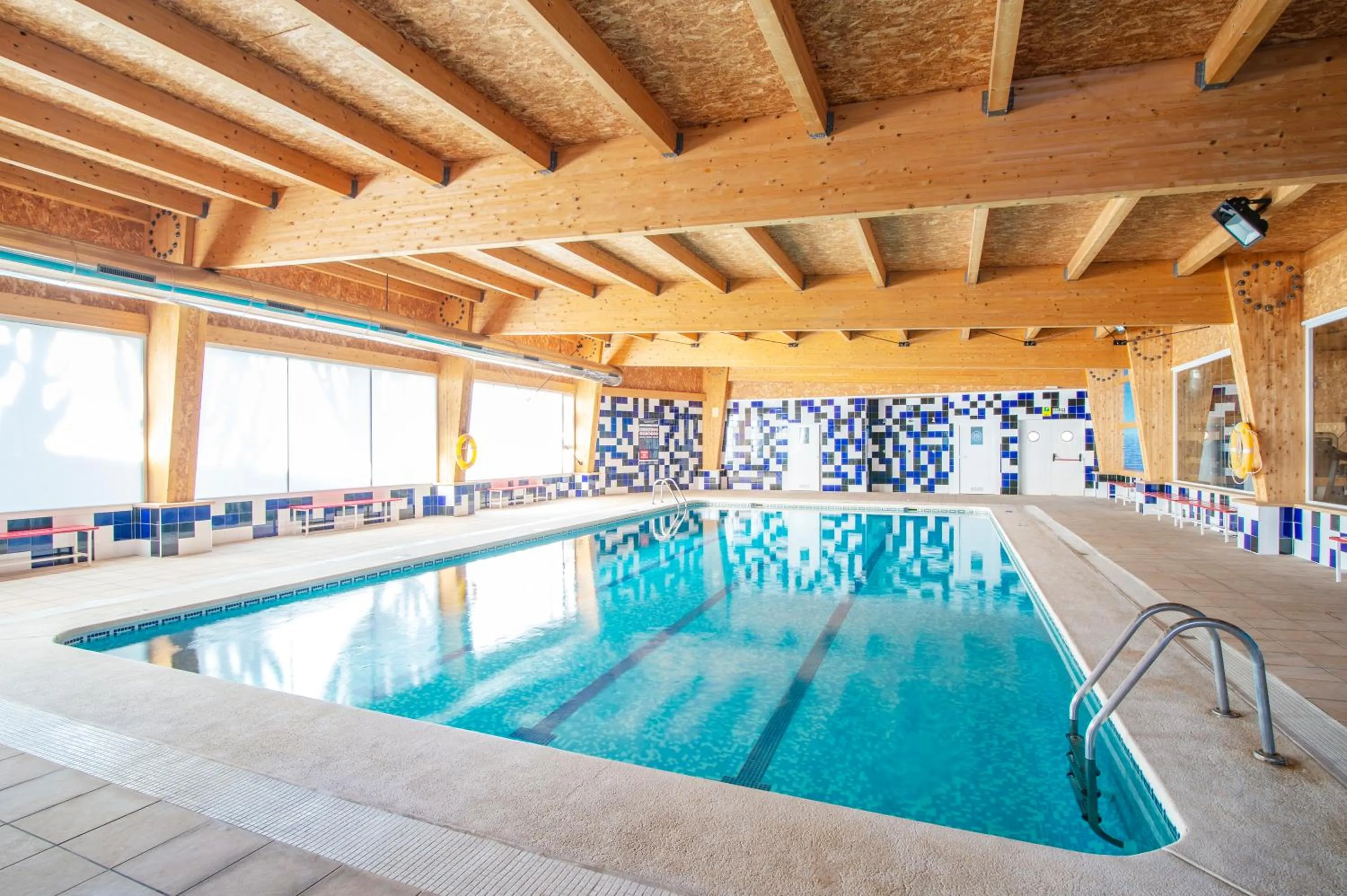 Swimming pool in Hotel Benidorm East by Pierre & Vacances