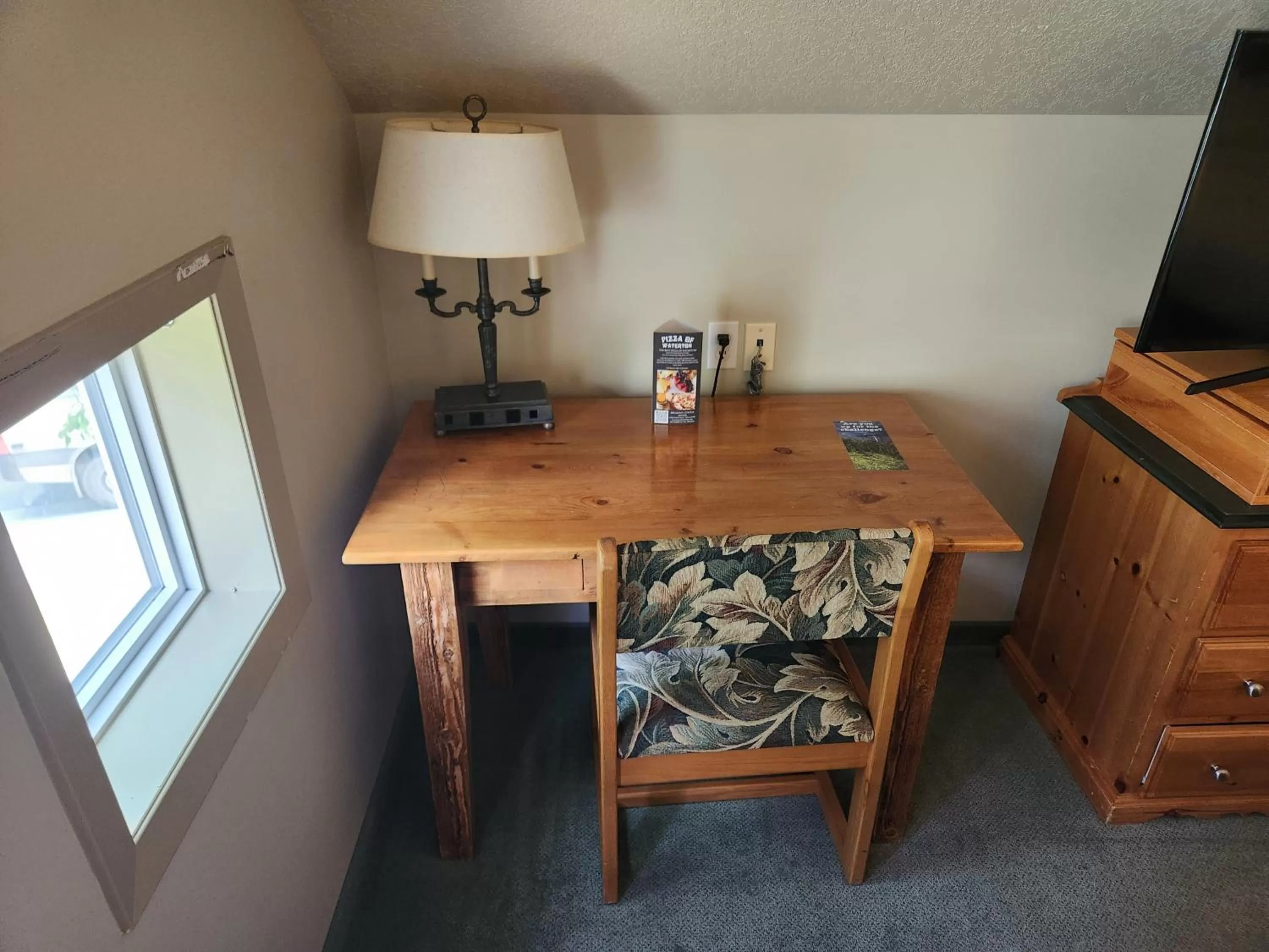 Seating area in Waterton Lakes Lodge Resort