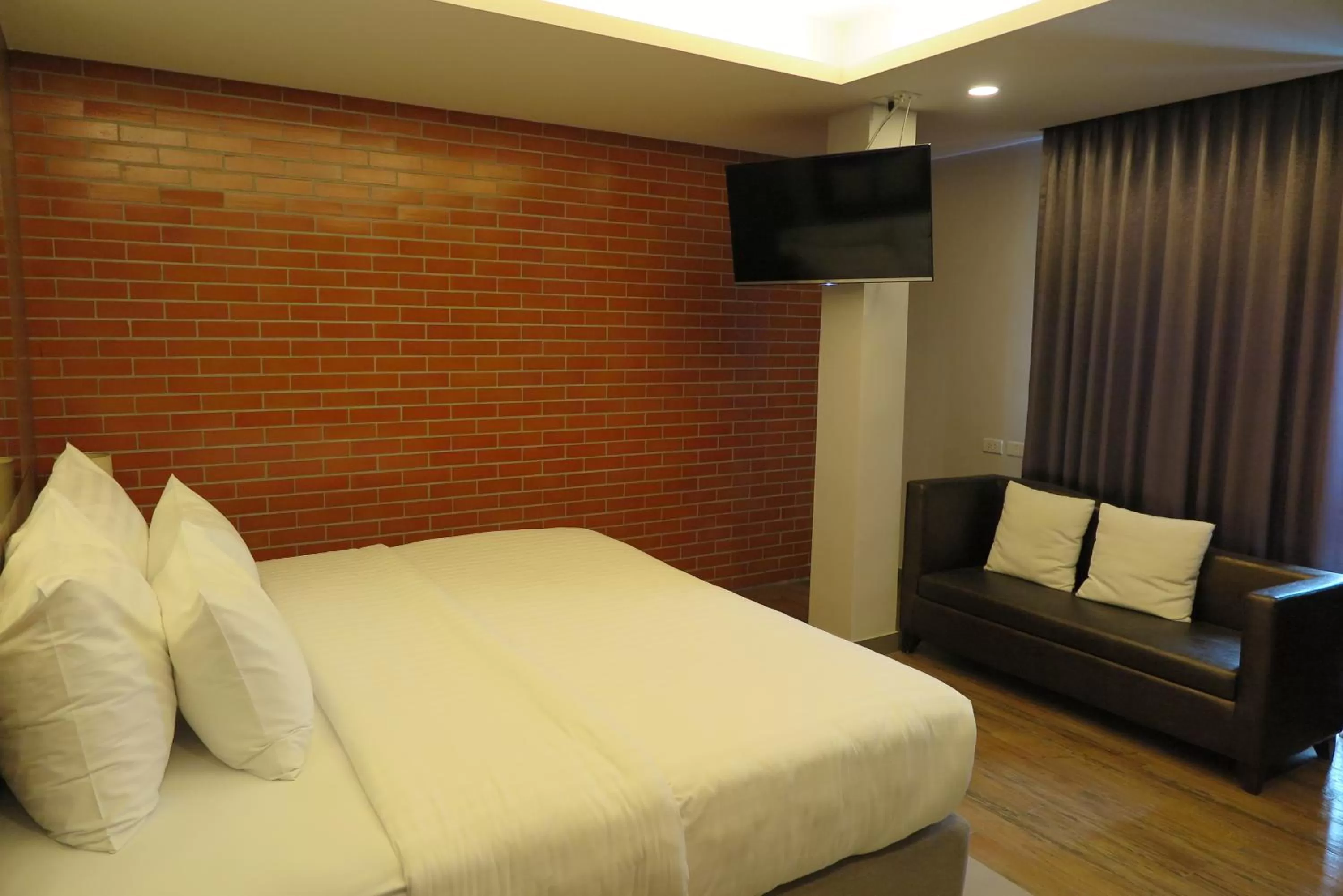 Bedroom, Bed in V20 Boutique Jacuzzi Hotel