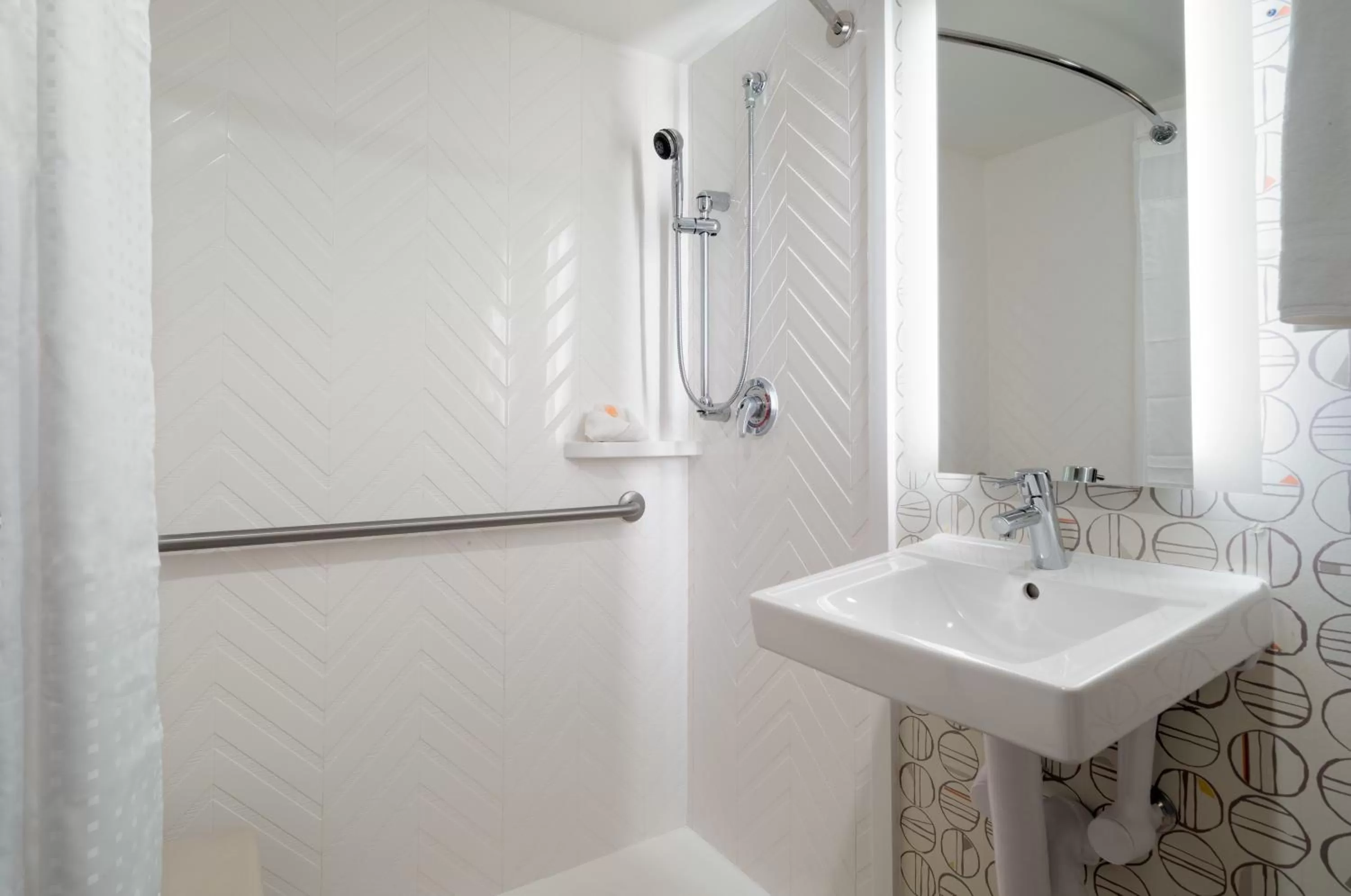 Bathroom in Holiday Inn New York City - Wall Street by IHG