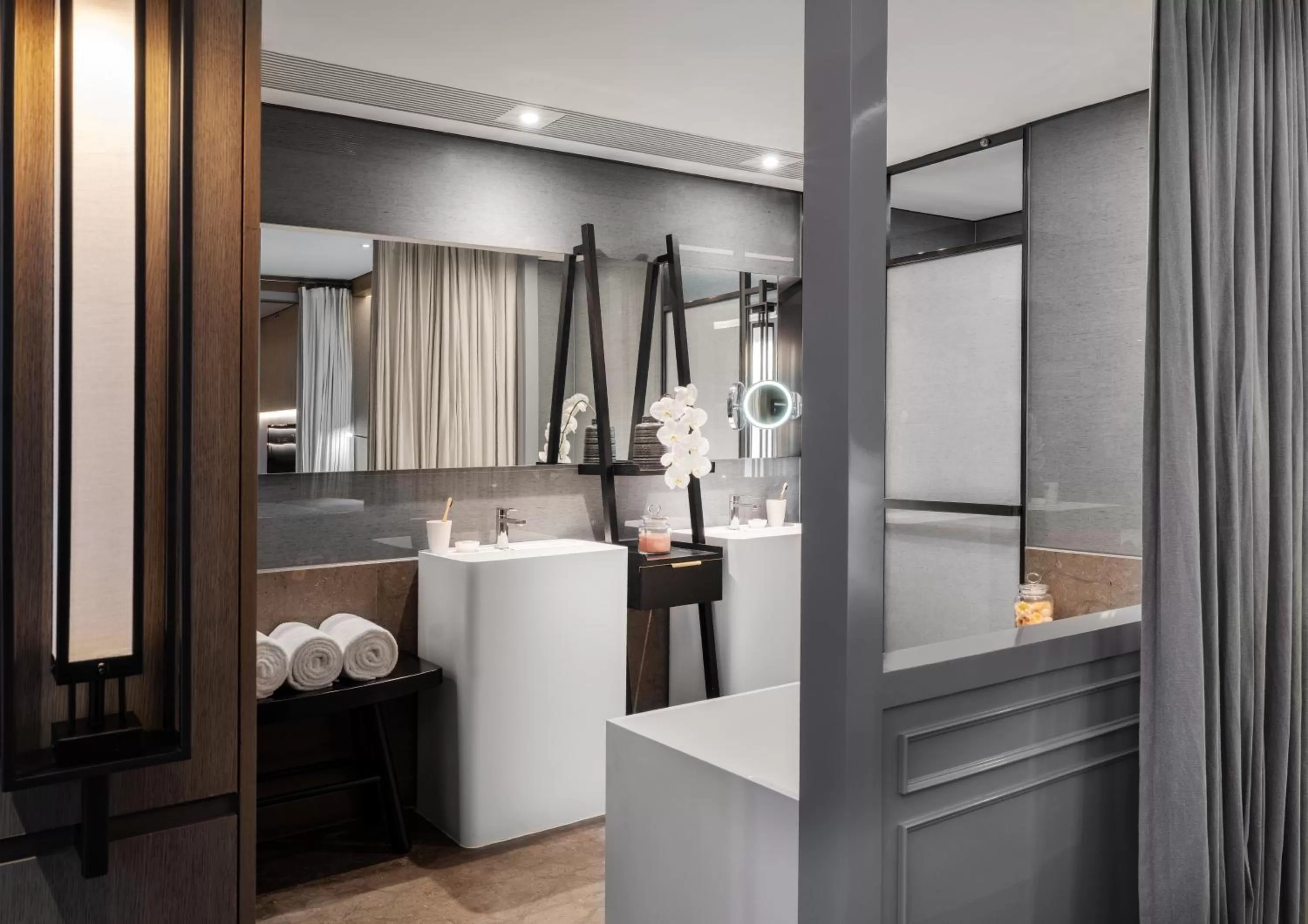 Toilet, Bed in CHAO Sanlitun Beijing