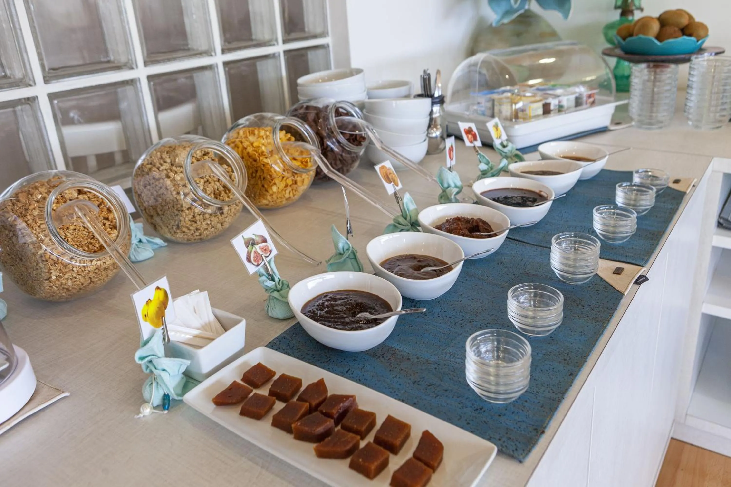 Continental breakfast in Boutique Hotel Casa do Outeiro - Arts & Crafts