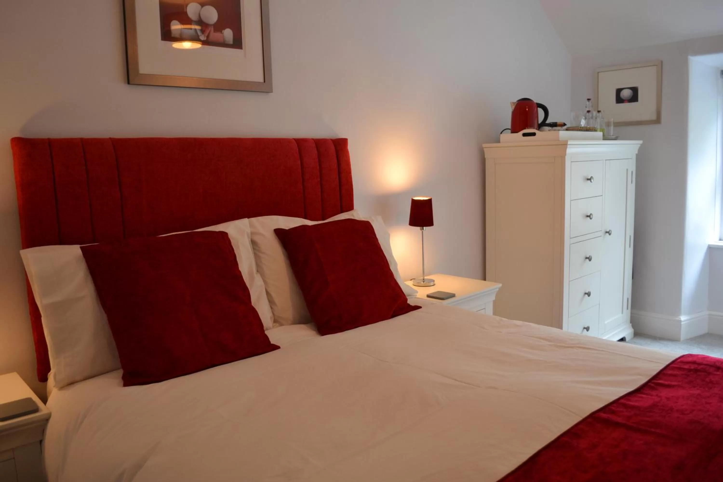 Property building, Bed in Coed-y-Fron