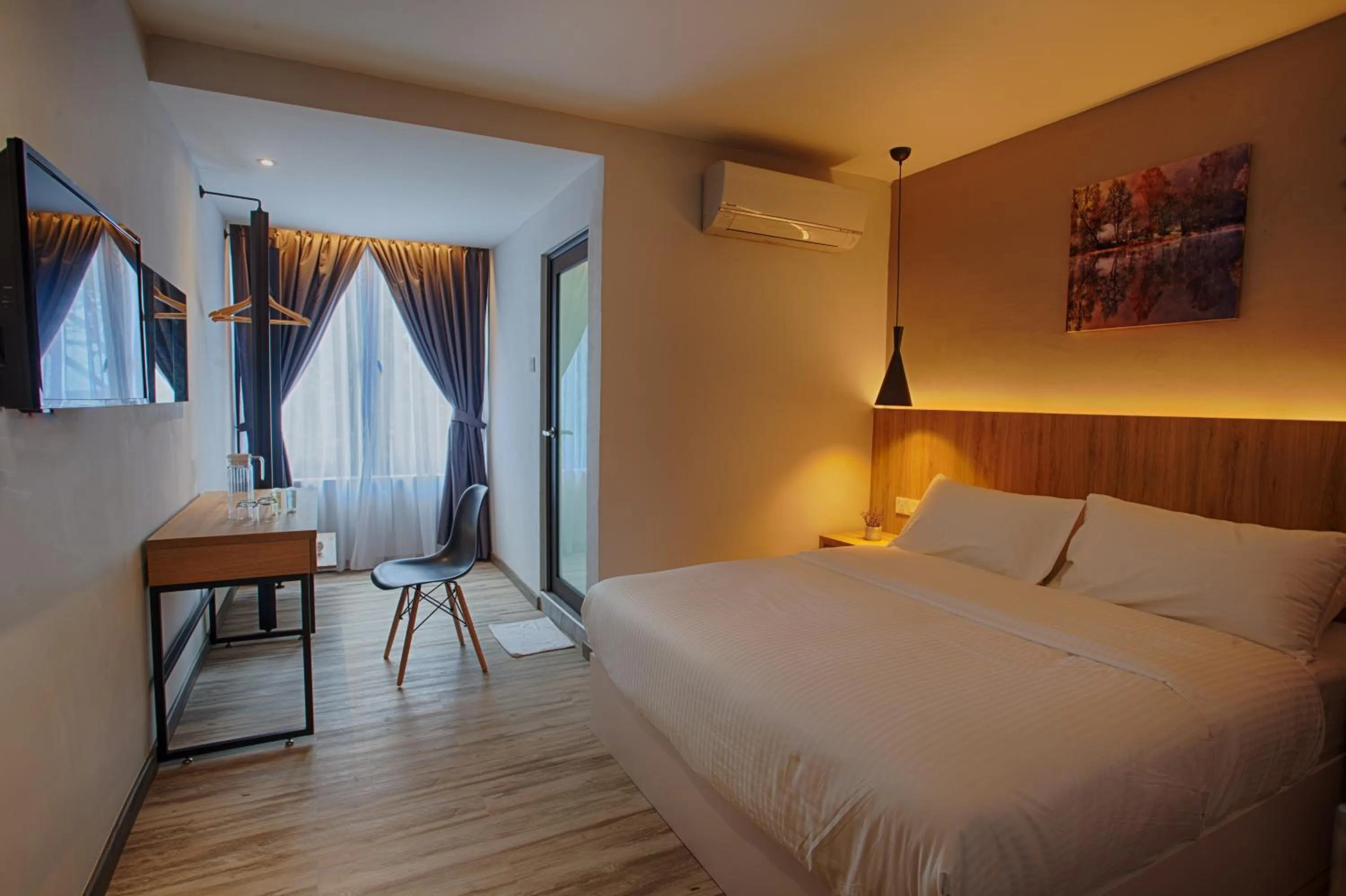 Bed in The Marion Hotel