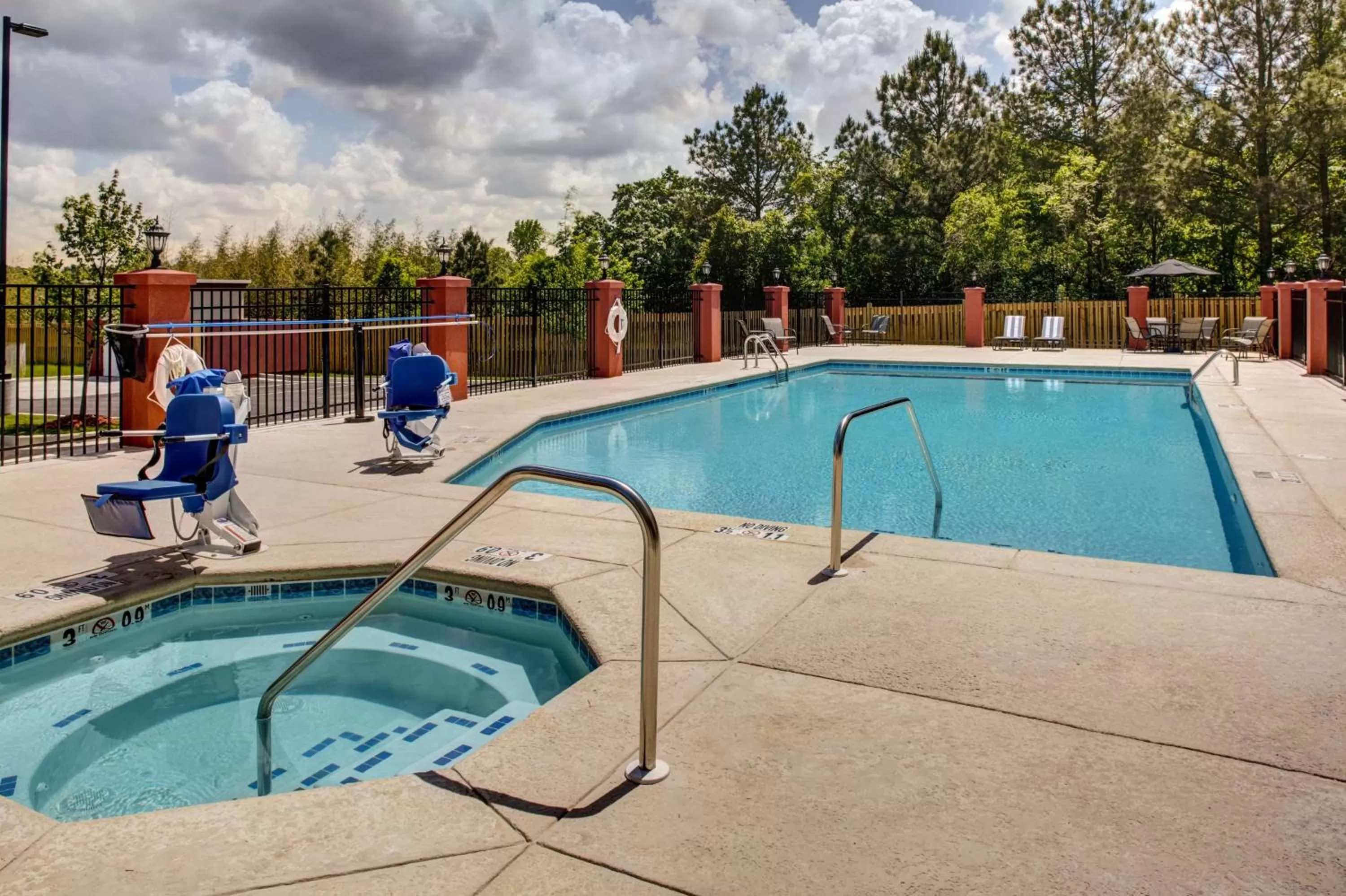 Pool view in Hampton Inn Thomson