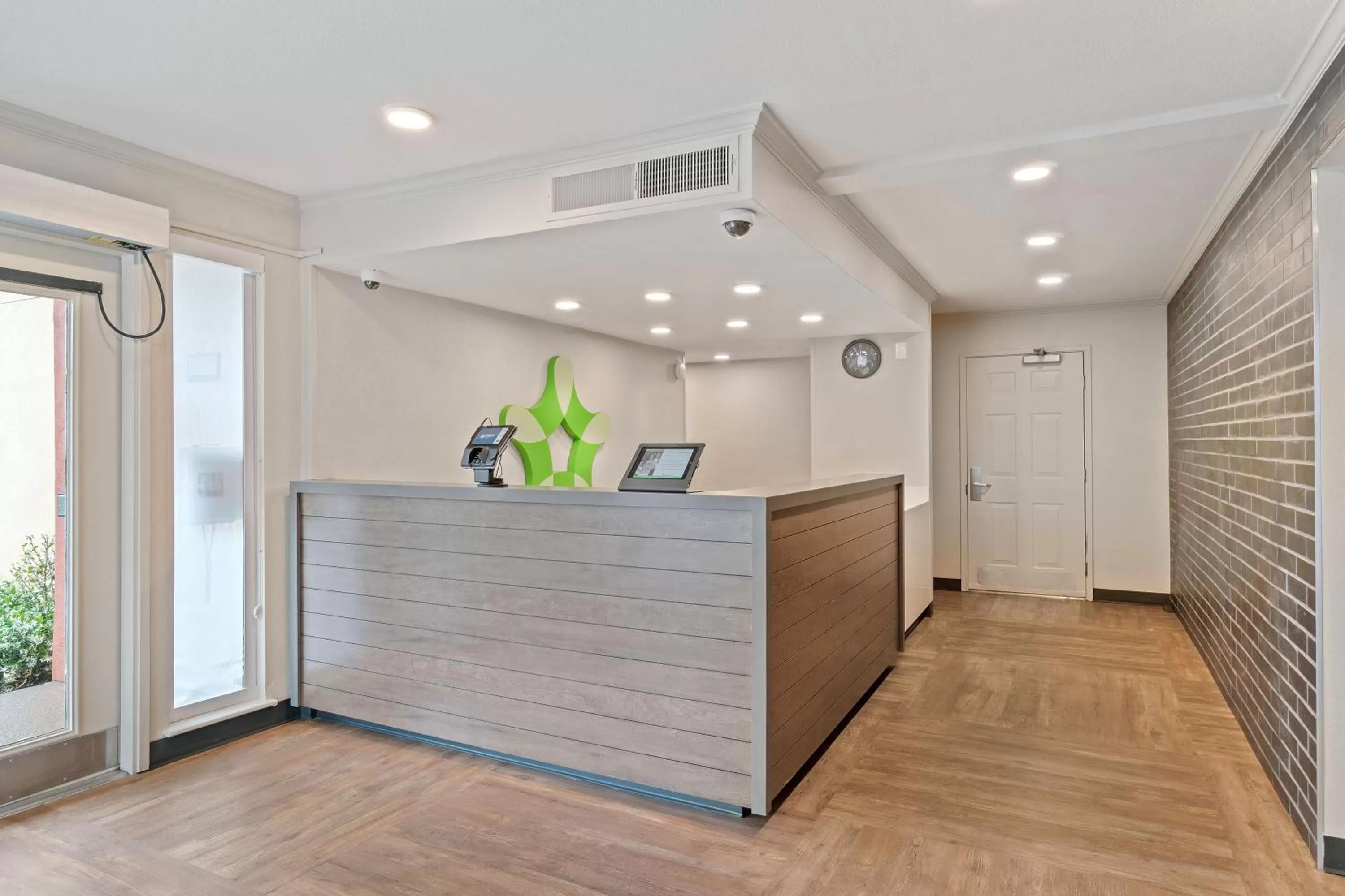 Lobby or reception in Extended Stay America Suites - San Francisco - San Mateo - SFO