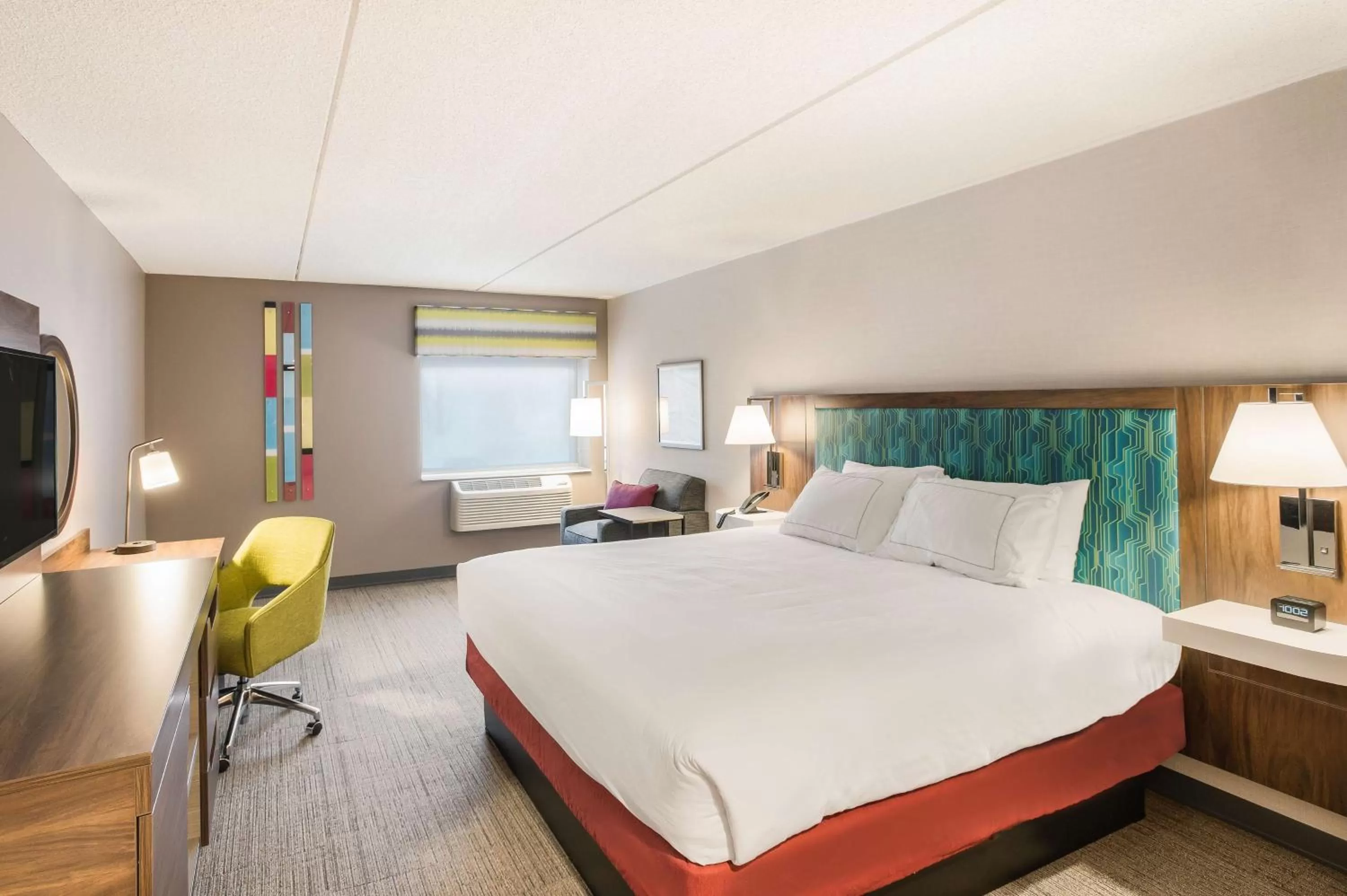 Bedroom, Bed in Hampton Inn & Suites Houghton