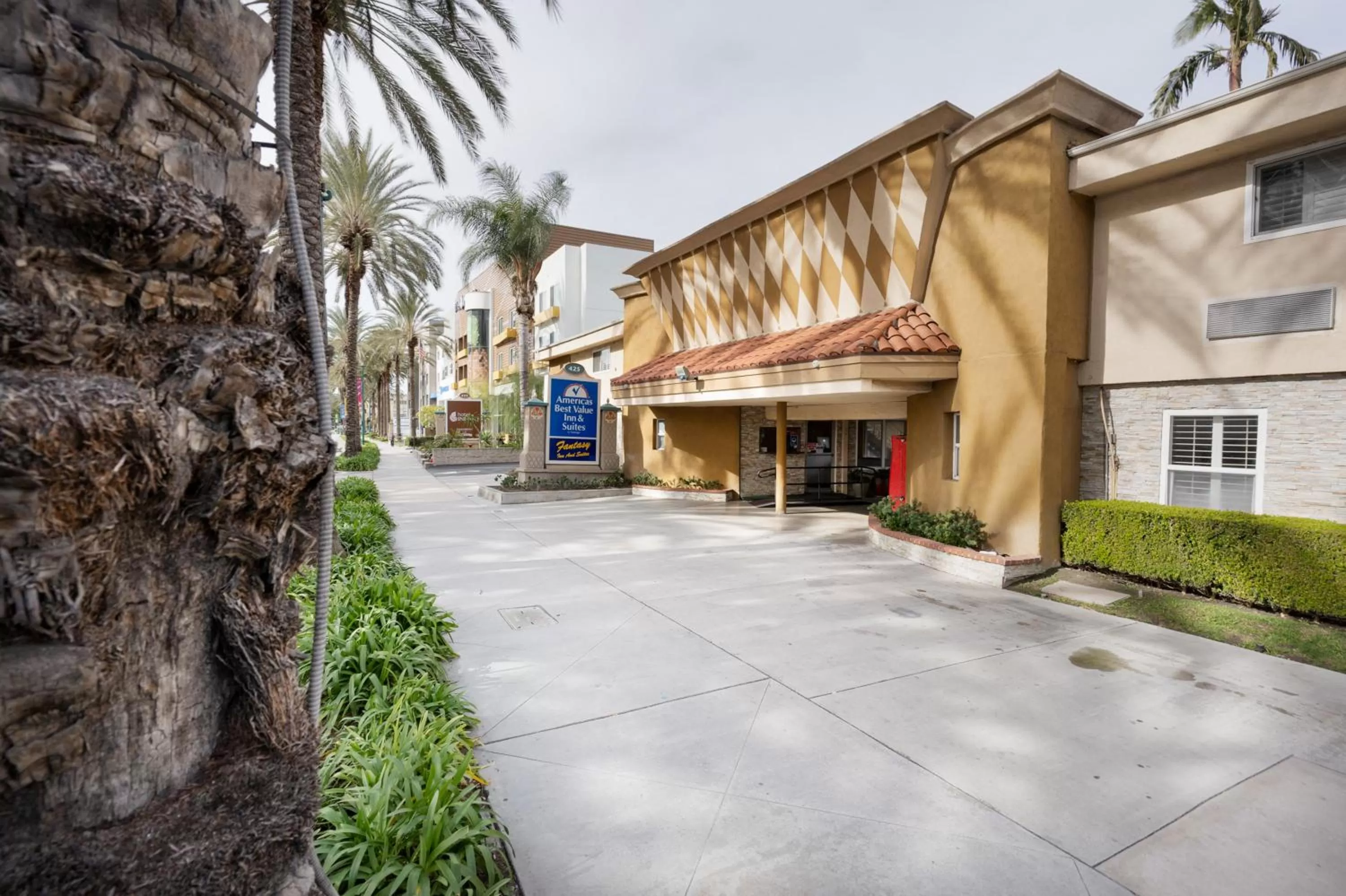 Facade/entrance in Americas Best Value Inn & Suites Anaheim