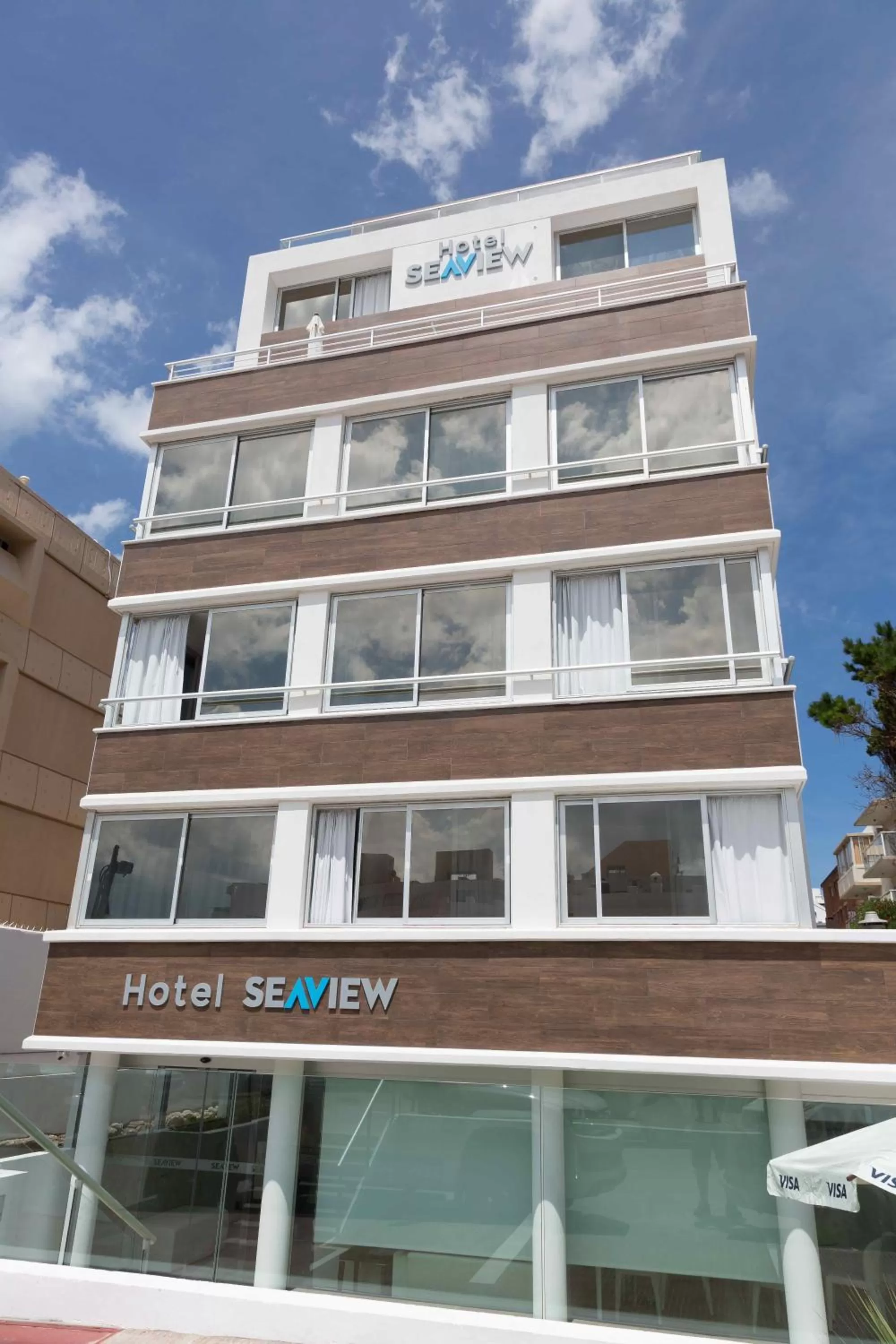 Facade/entrance in Seaview Hotel Boutique