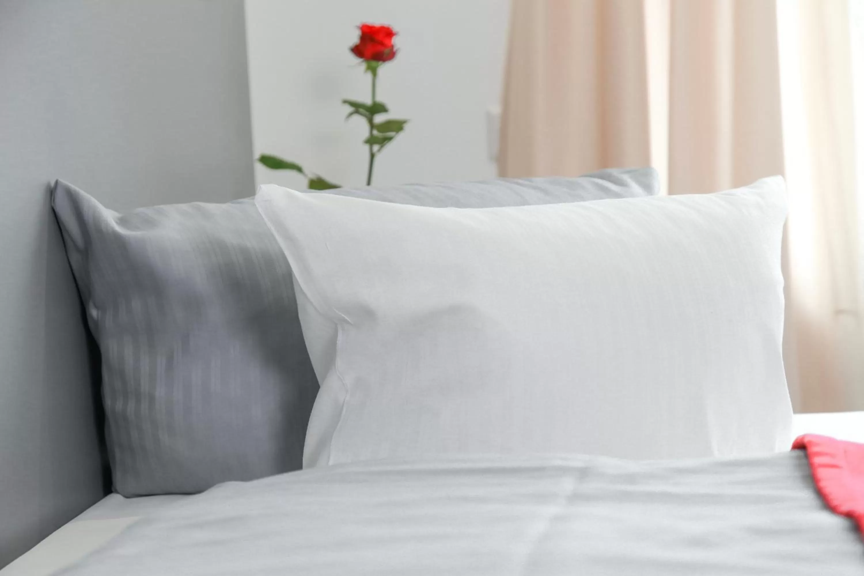 Bedroom, Bed in Aalener Römerhotel aWL