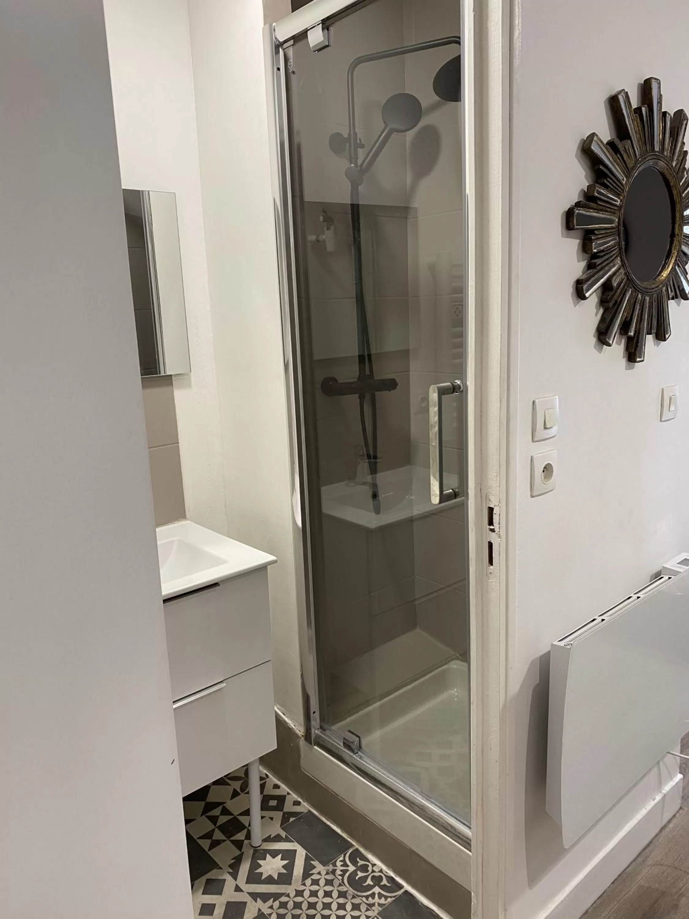 Shower in Lh Rooms Location