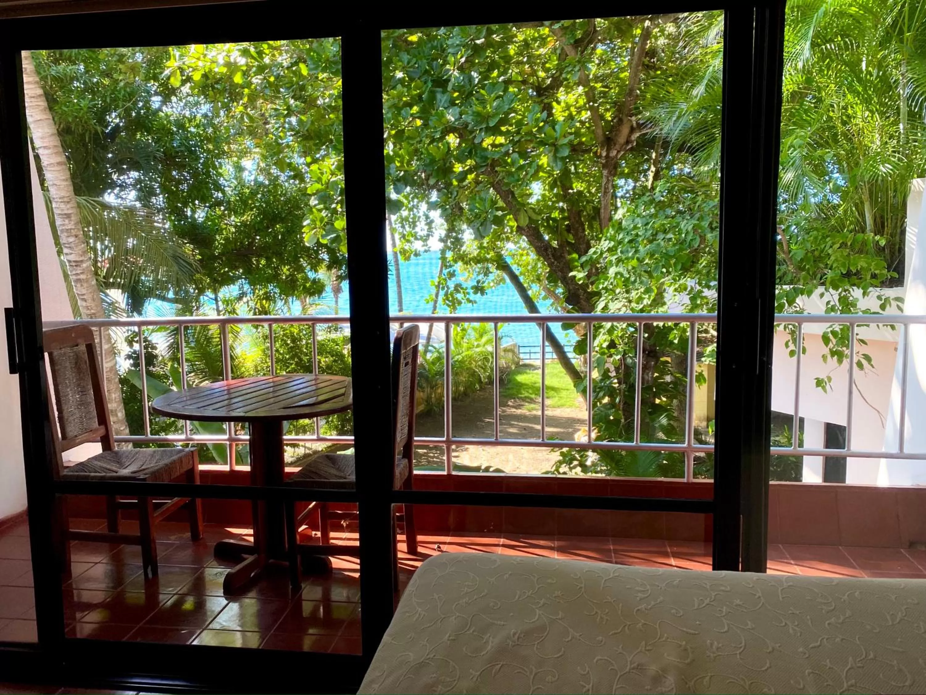 Patio, Bed in Hotel Alegria