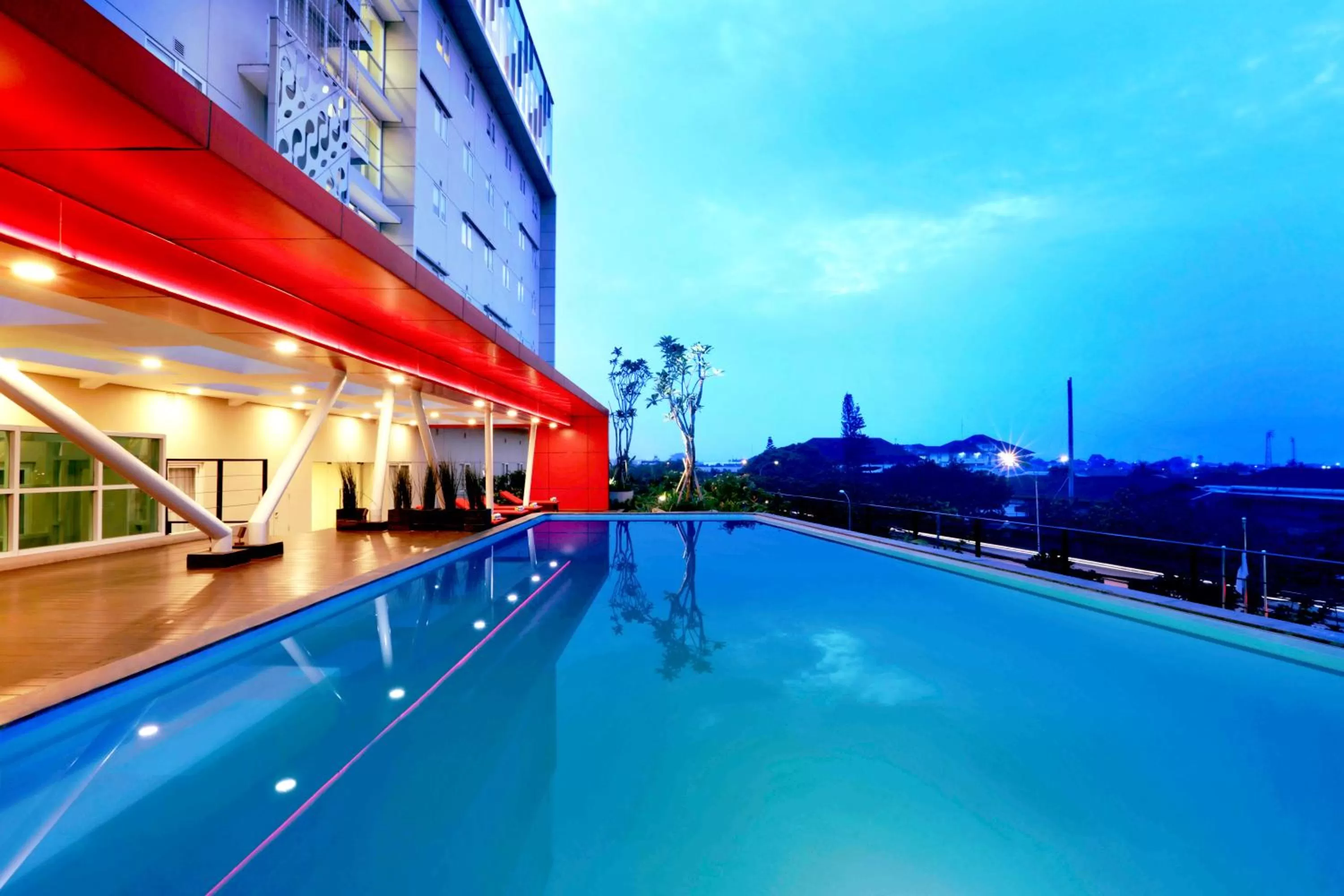 Swimming pool in Grand Cordela Hotel Bandung
