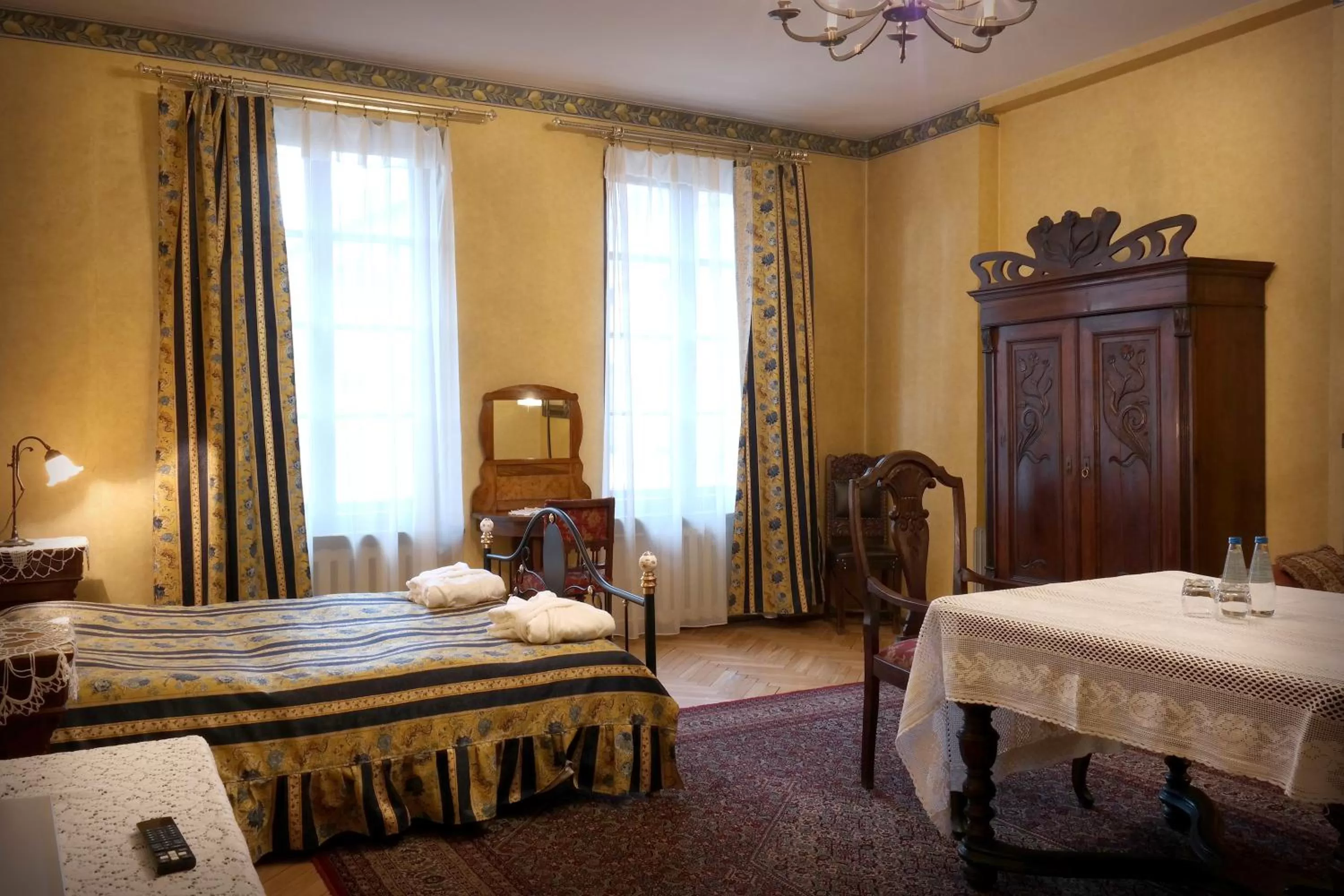 Photo of the whole room, Bed in Austeria Klezmer Hois