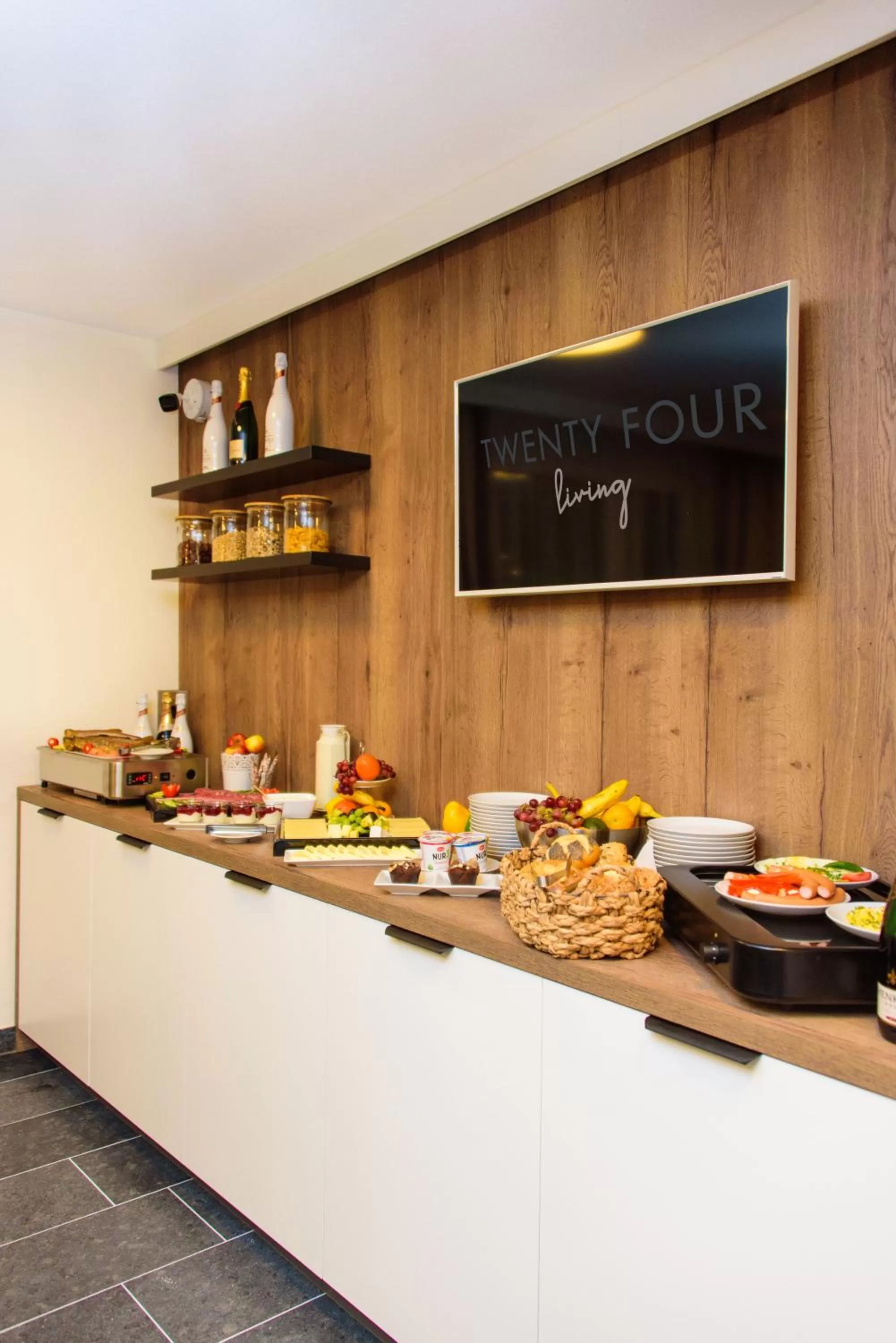 Breakfast in Hotel TwentyFour Living